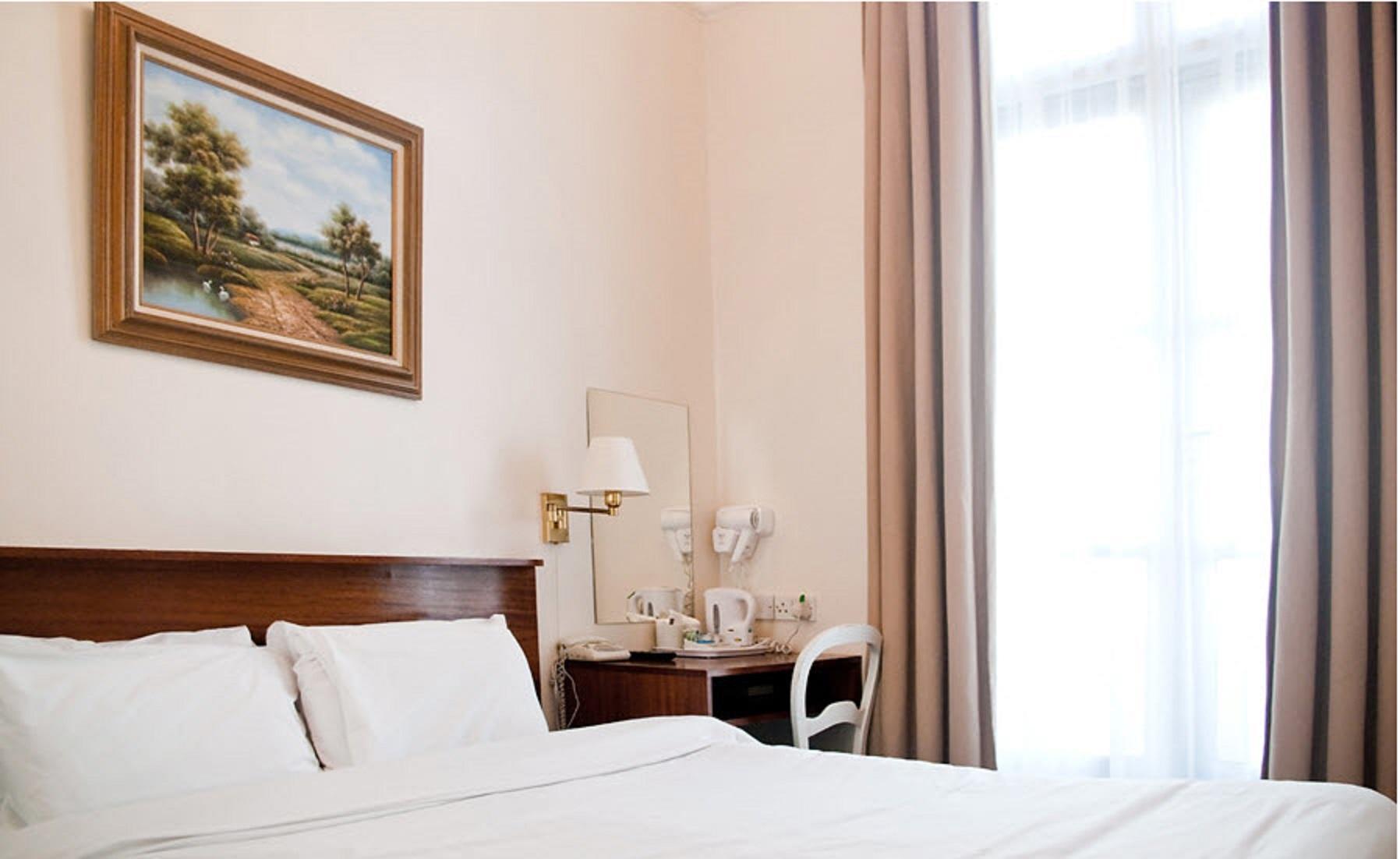 Hotel St George's