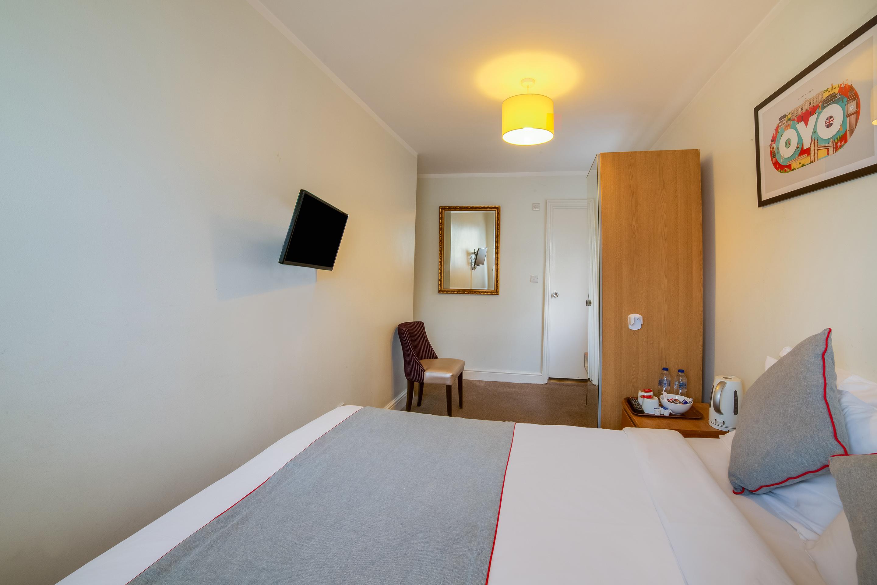 1 Lexham Gardens 3*