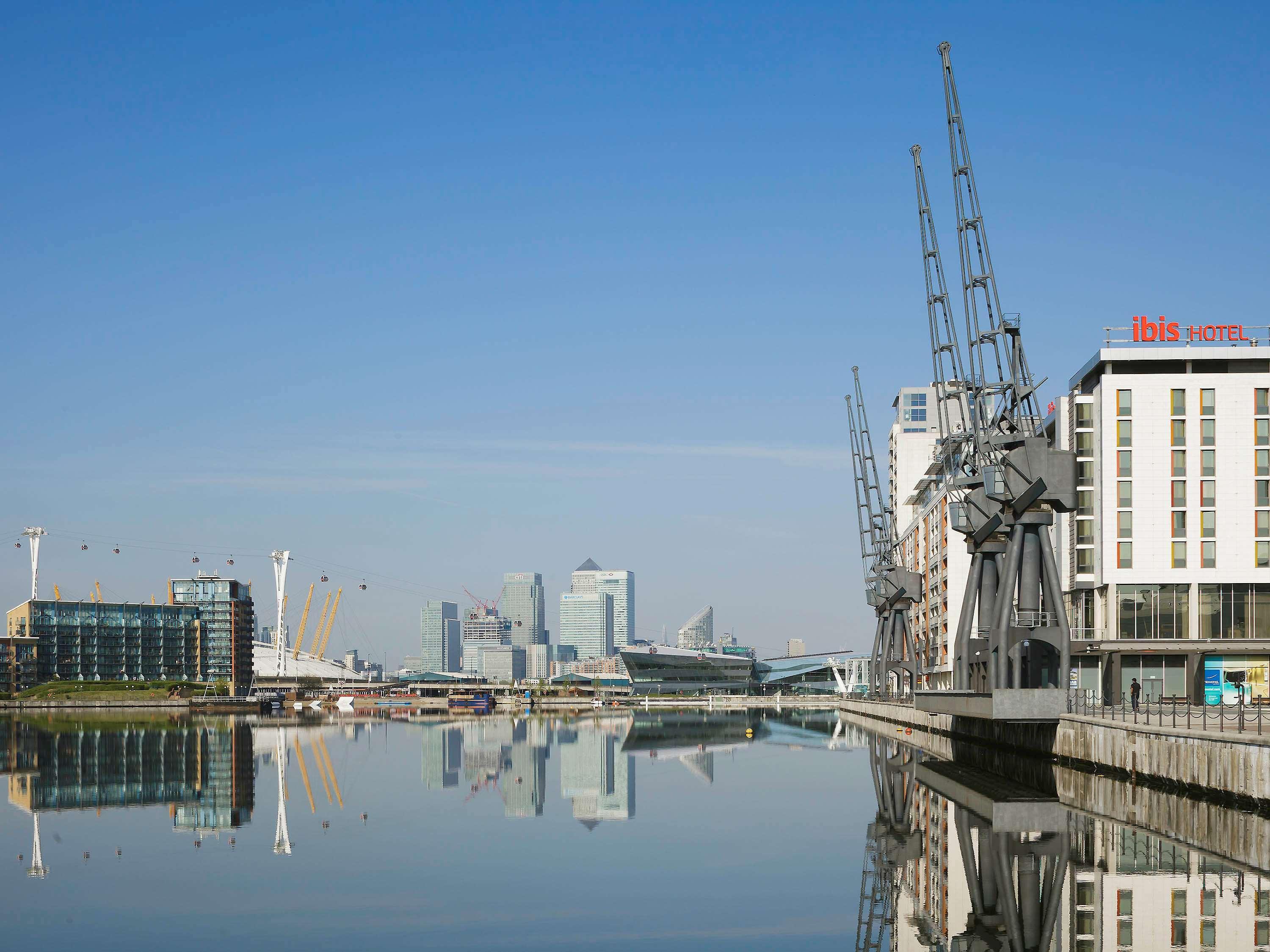 Ibis Excel-docklands Hotel 3*