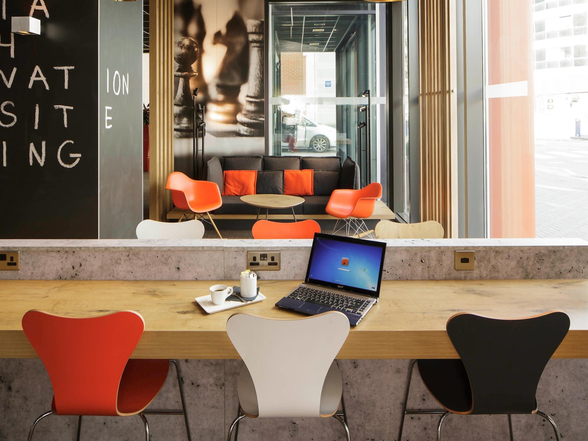 Ibis Excel-docklands Hotel 3*