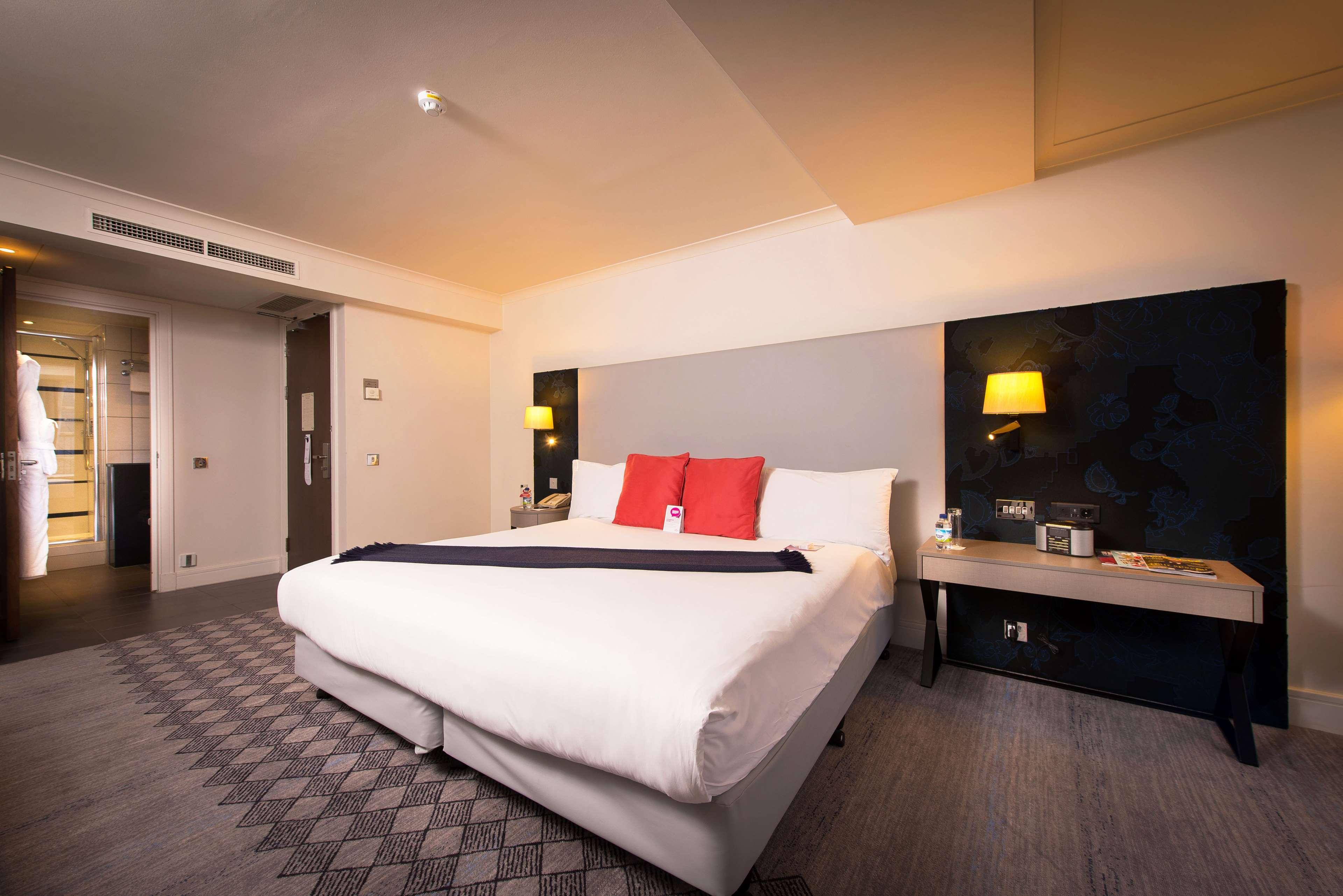 Doubletree By Hilton Kensington Hotell London
