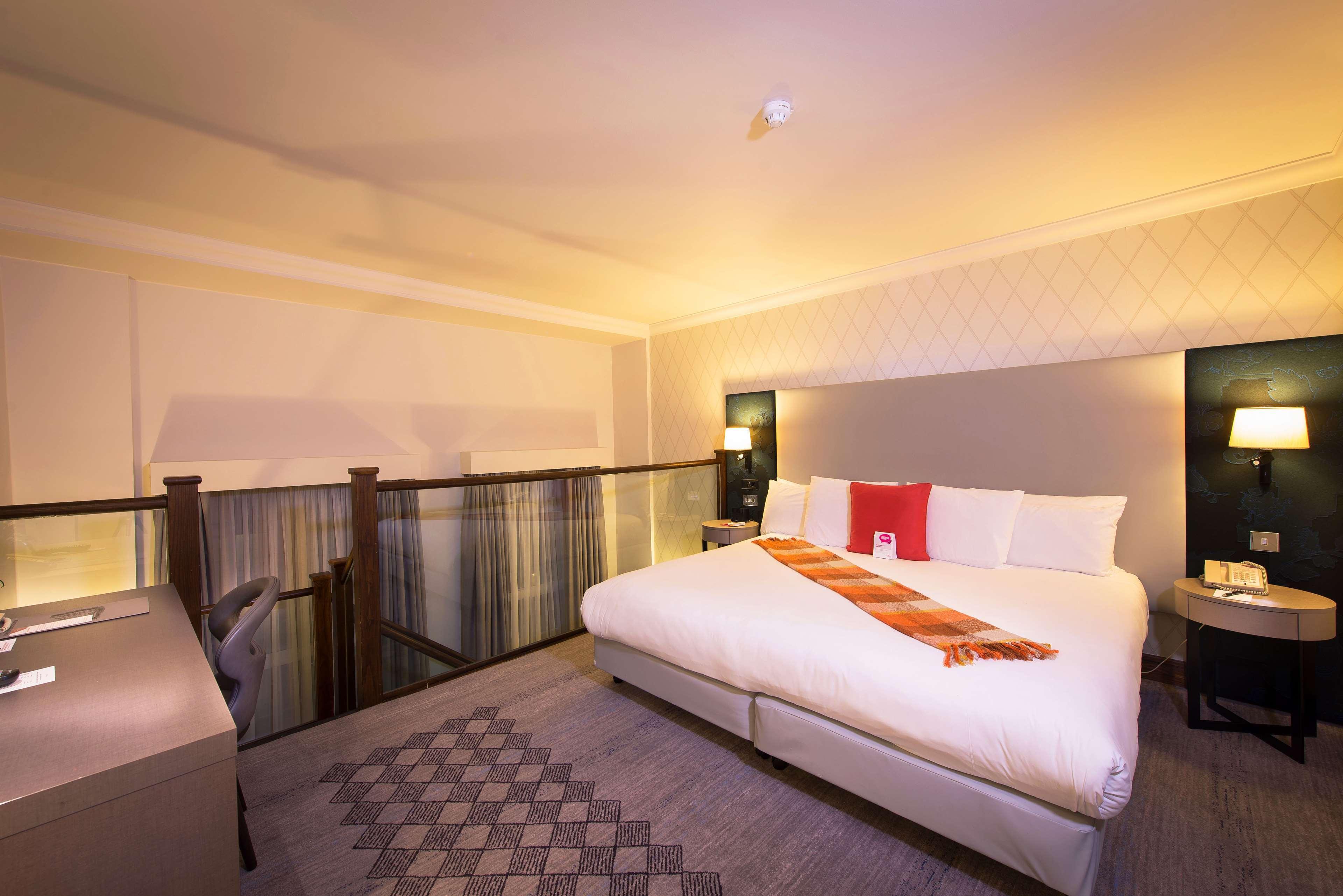 Doubletree By Hilton Kensington Hotell London