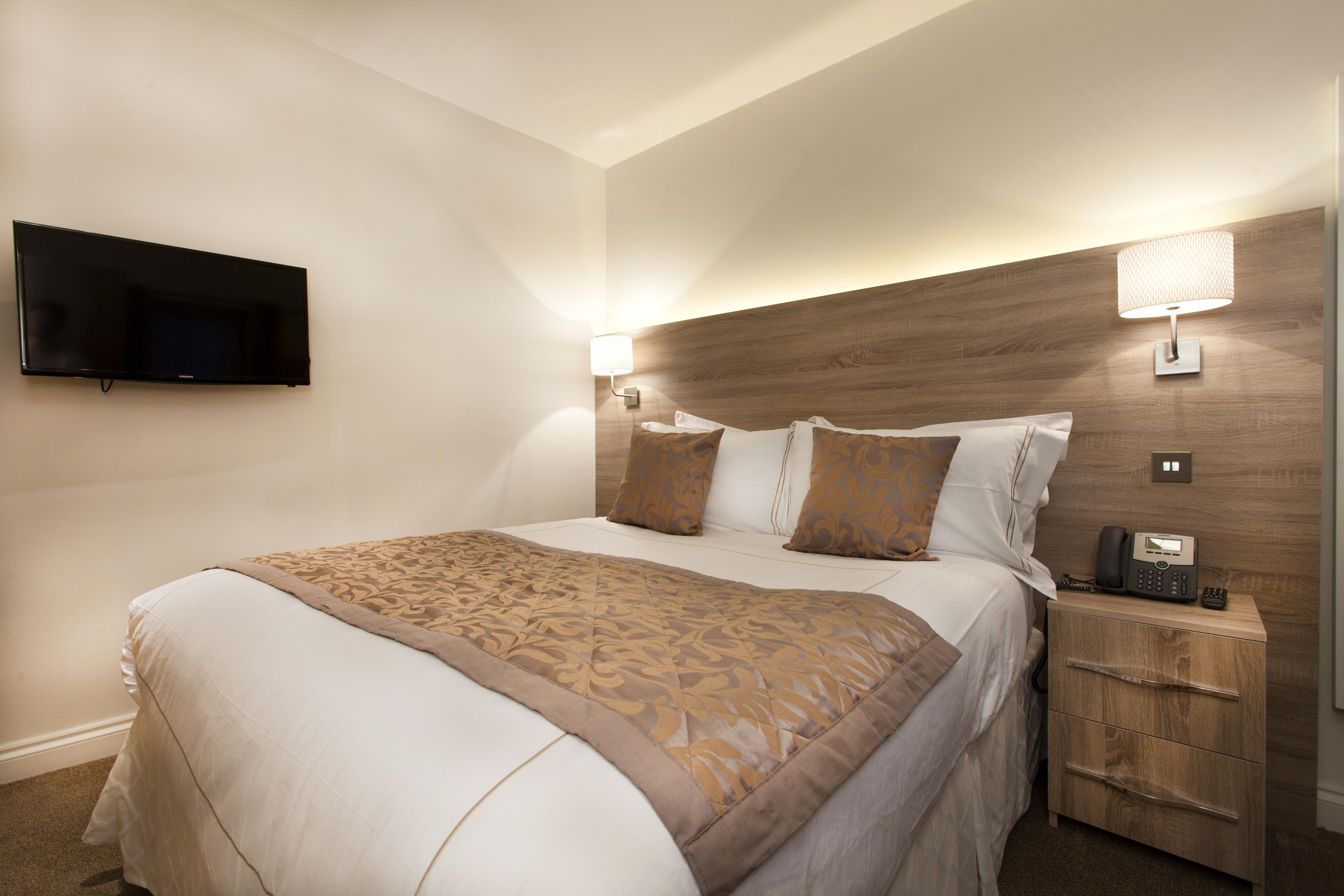 Hotel Shepherds Bush 4*