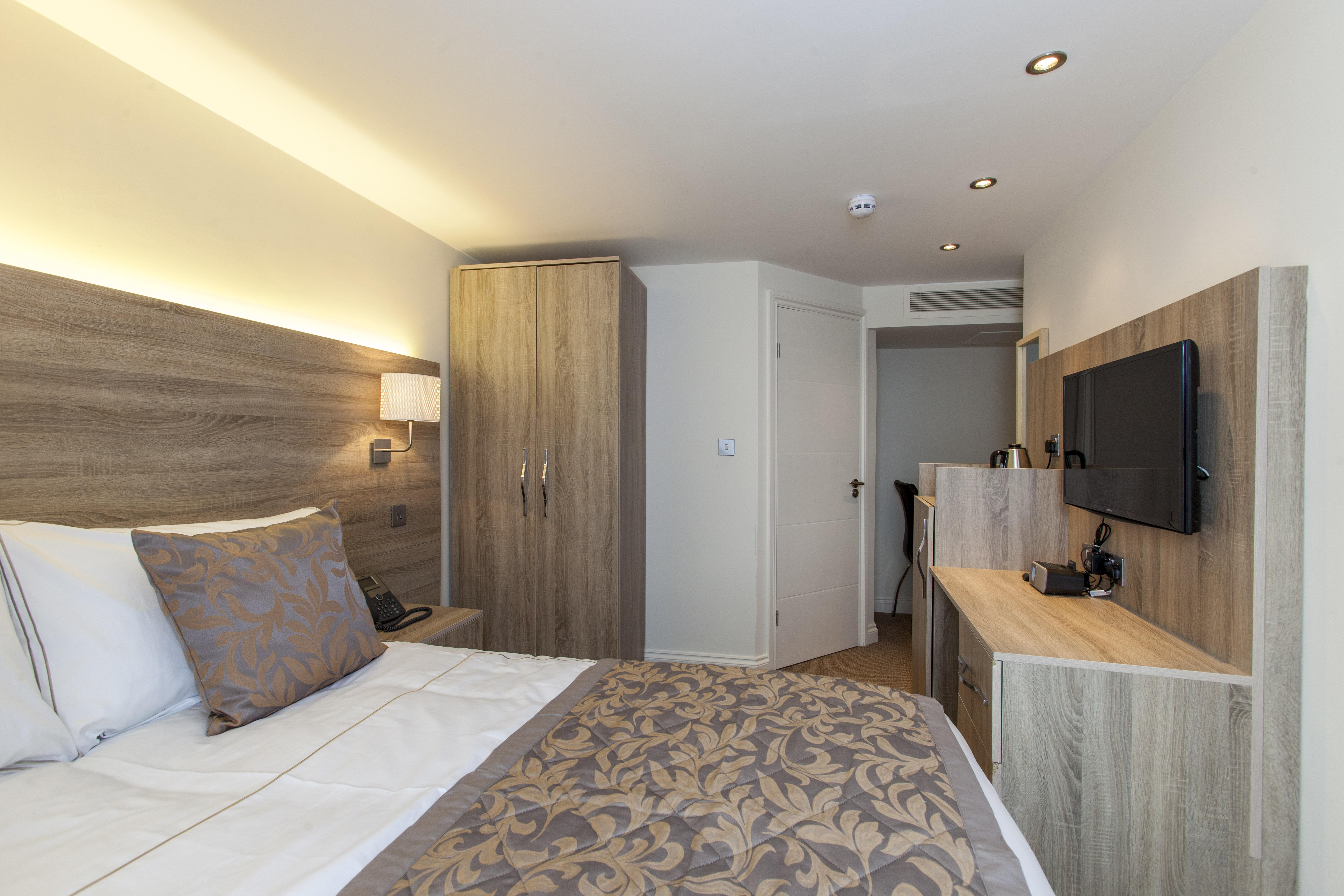 Shepherds Bush Hotel 4*