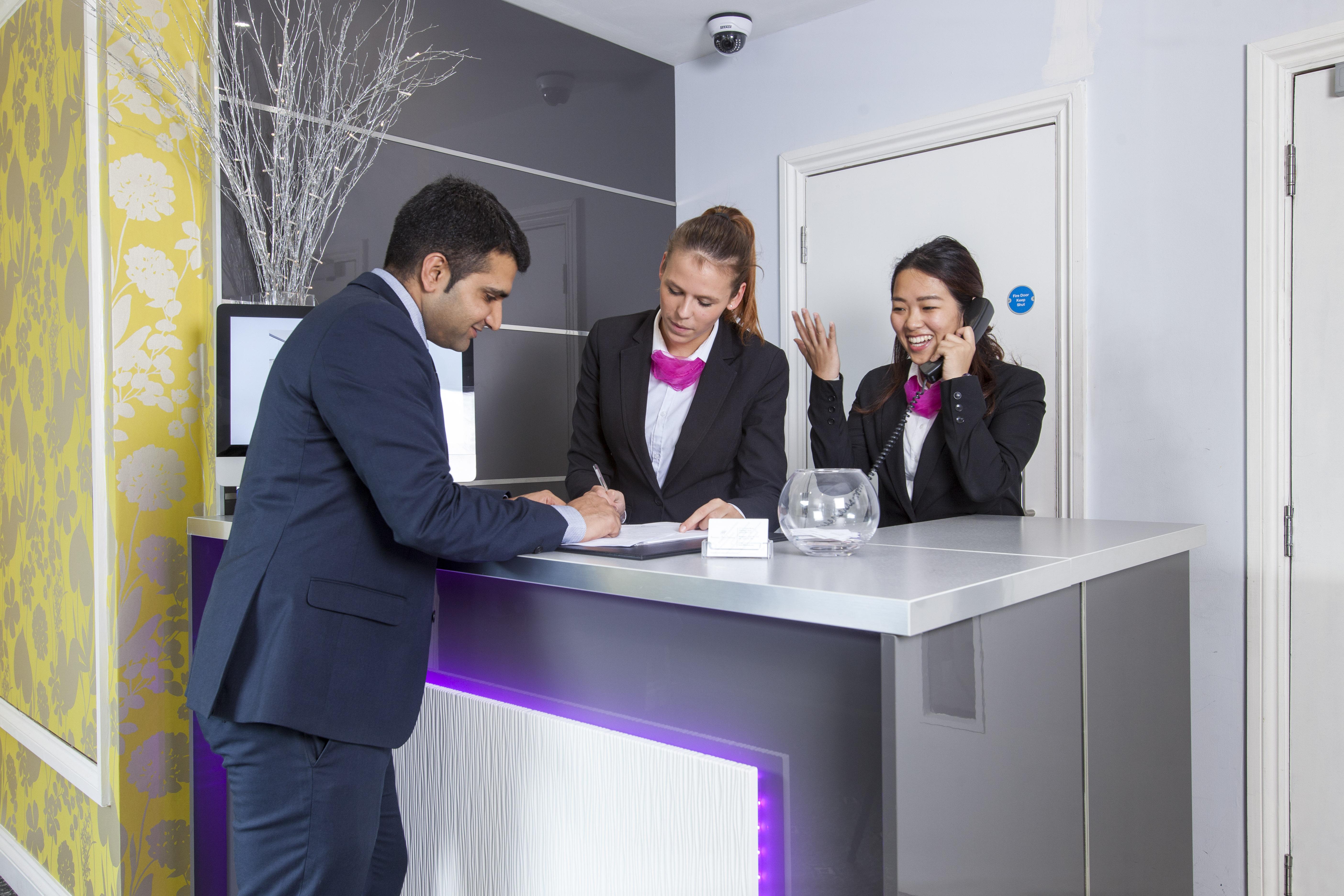 Shepherds Bush Hotel 4*