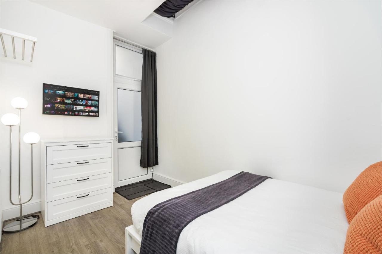Two Bedroom In Central With Large Terrace Leilighet