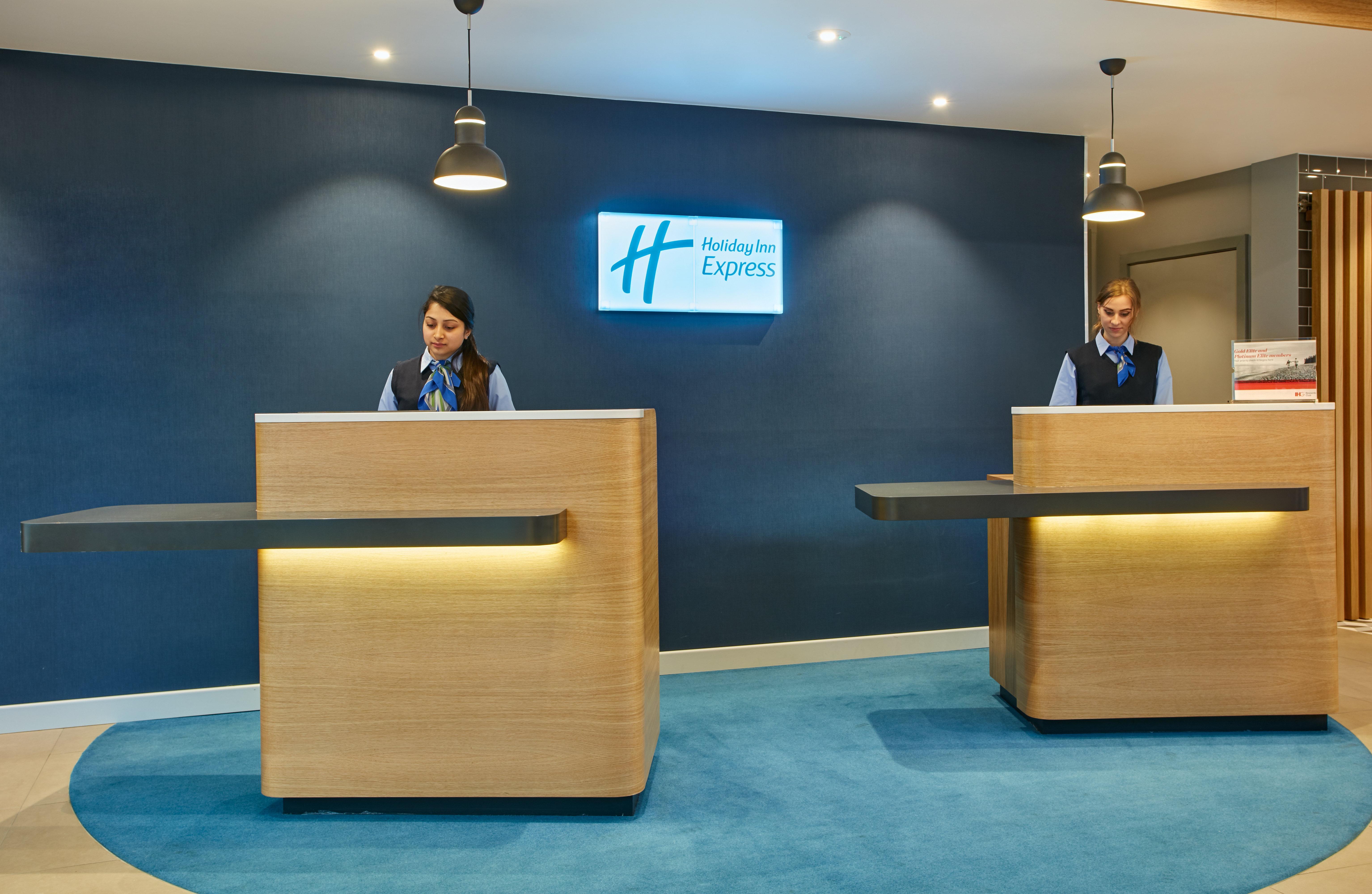 Hotel Express London-ealing, An Ihg 3*