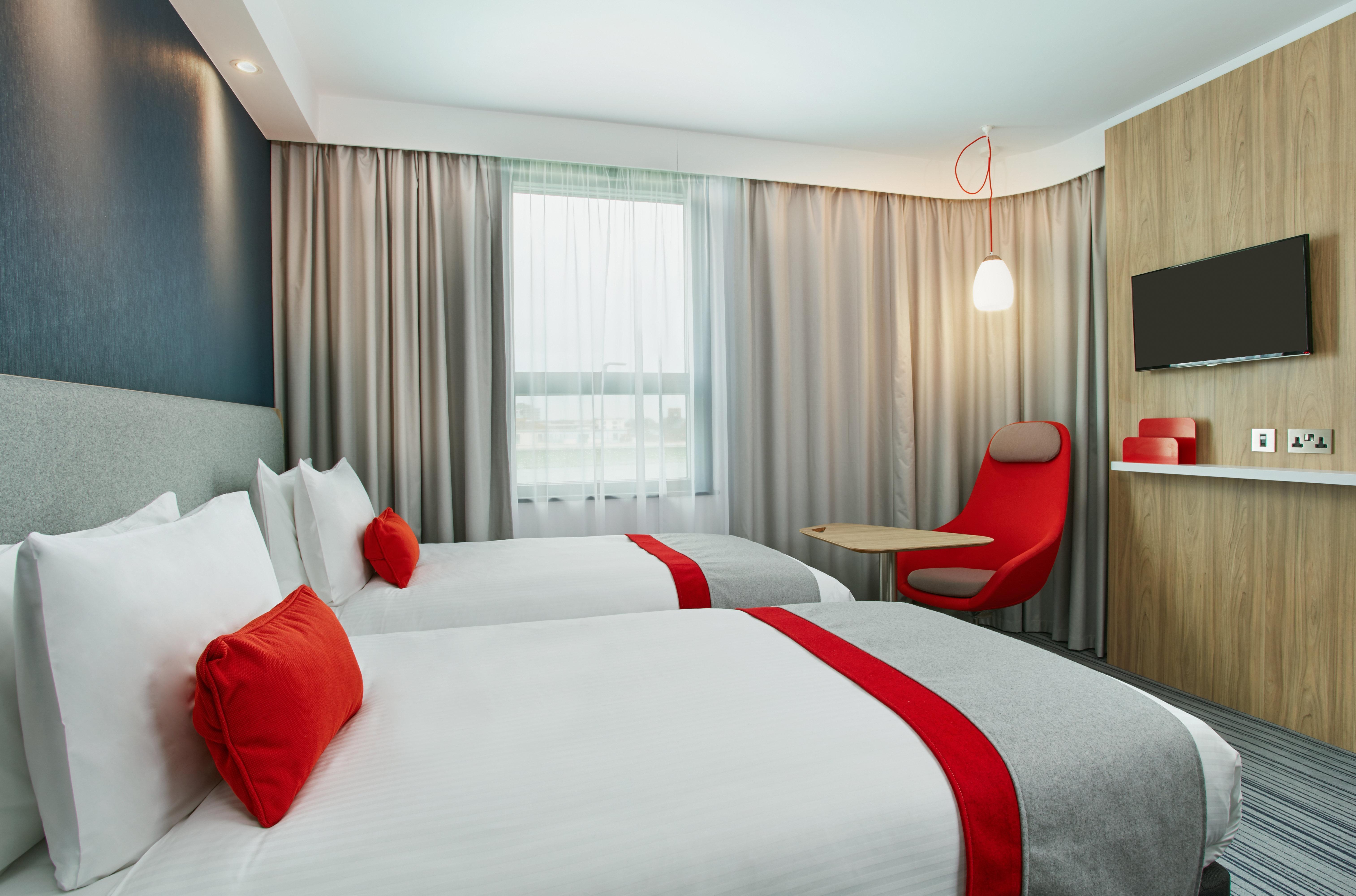 Hotel Express London-ealing, An Ihg 3*