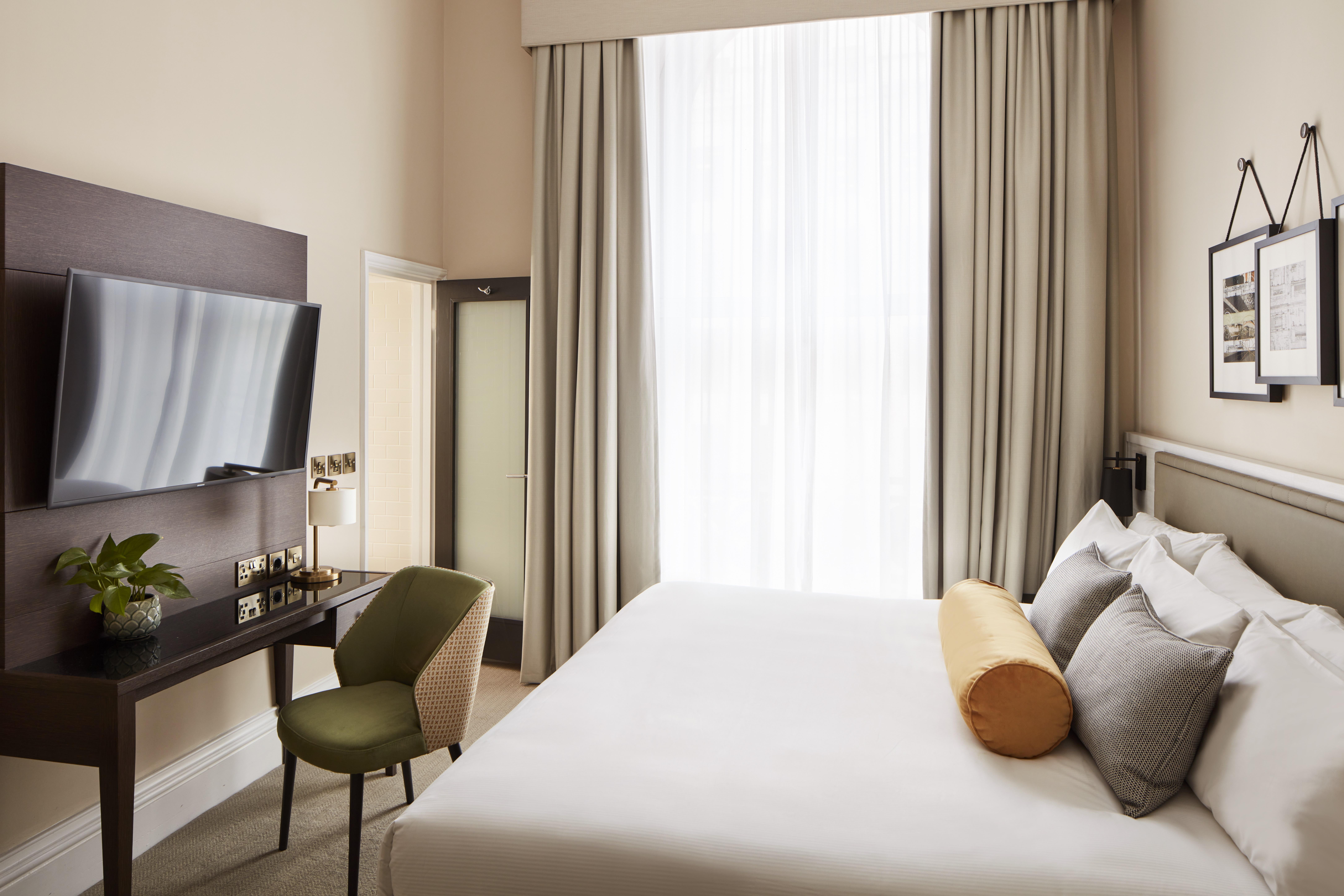 The Clermont London, Victoria Hotel London