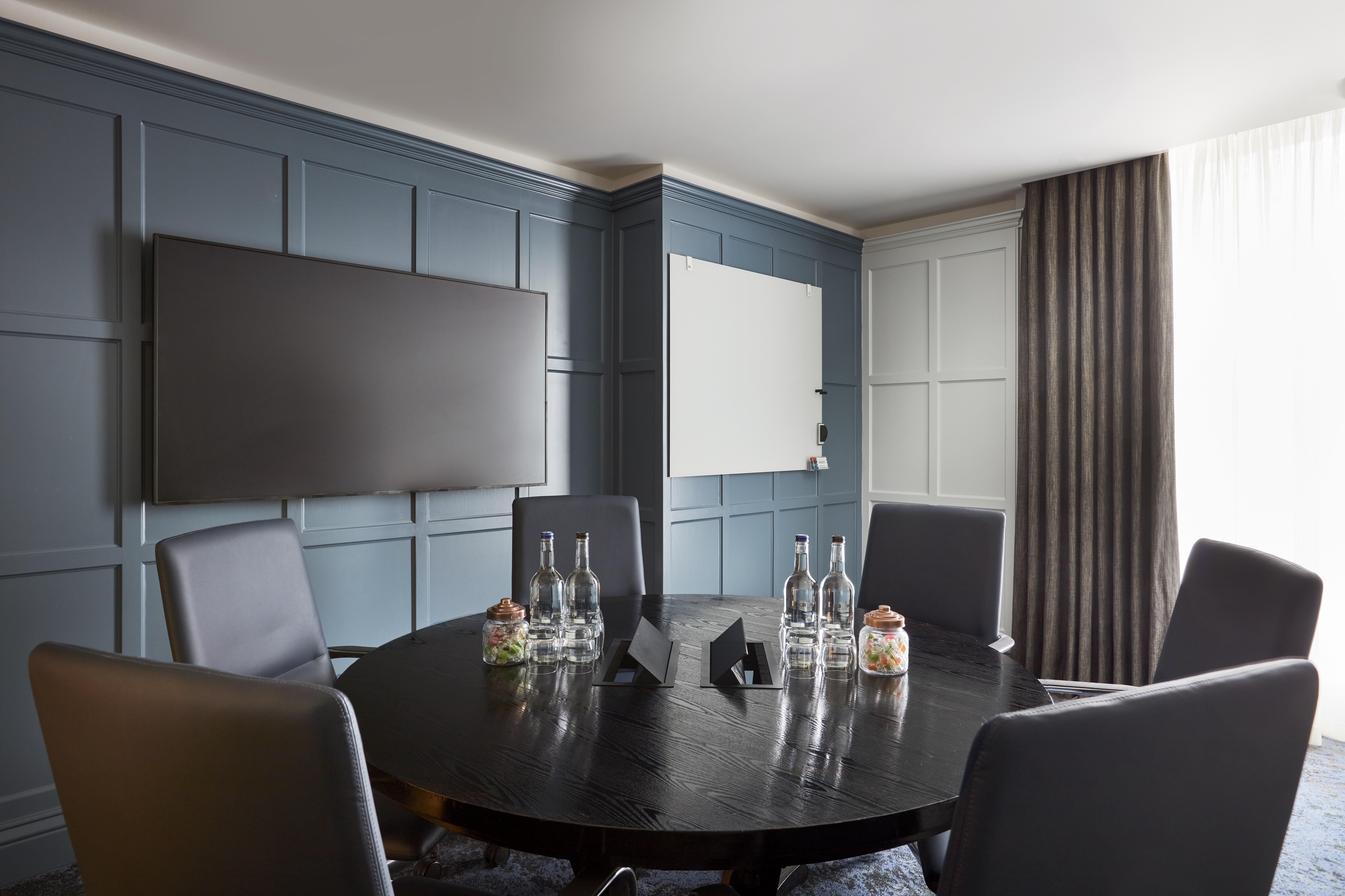 The Clermont London, Victoria 4* London