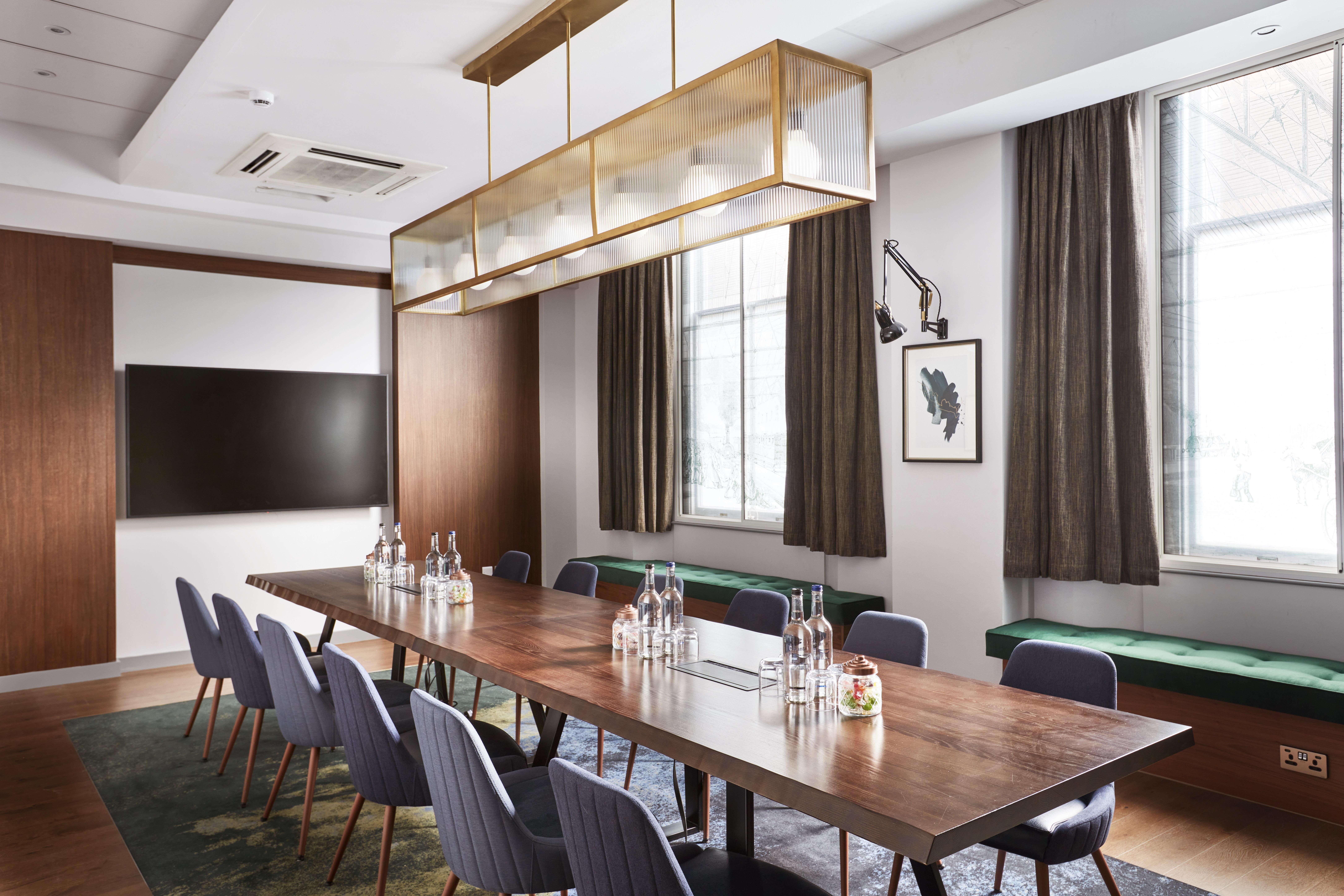 The Clermont London, Victoria Hotel 4*