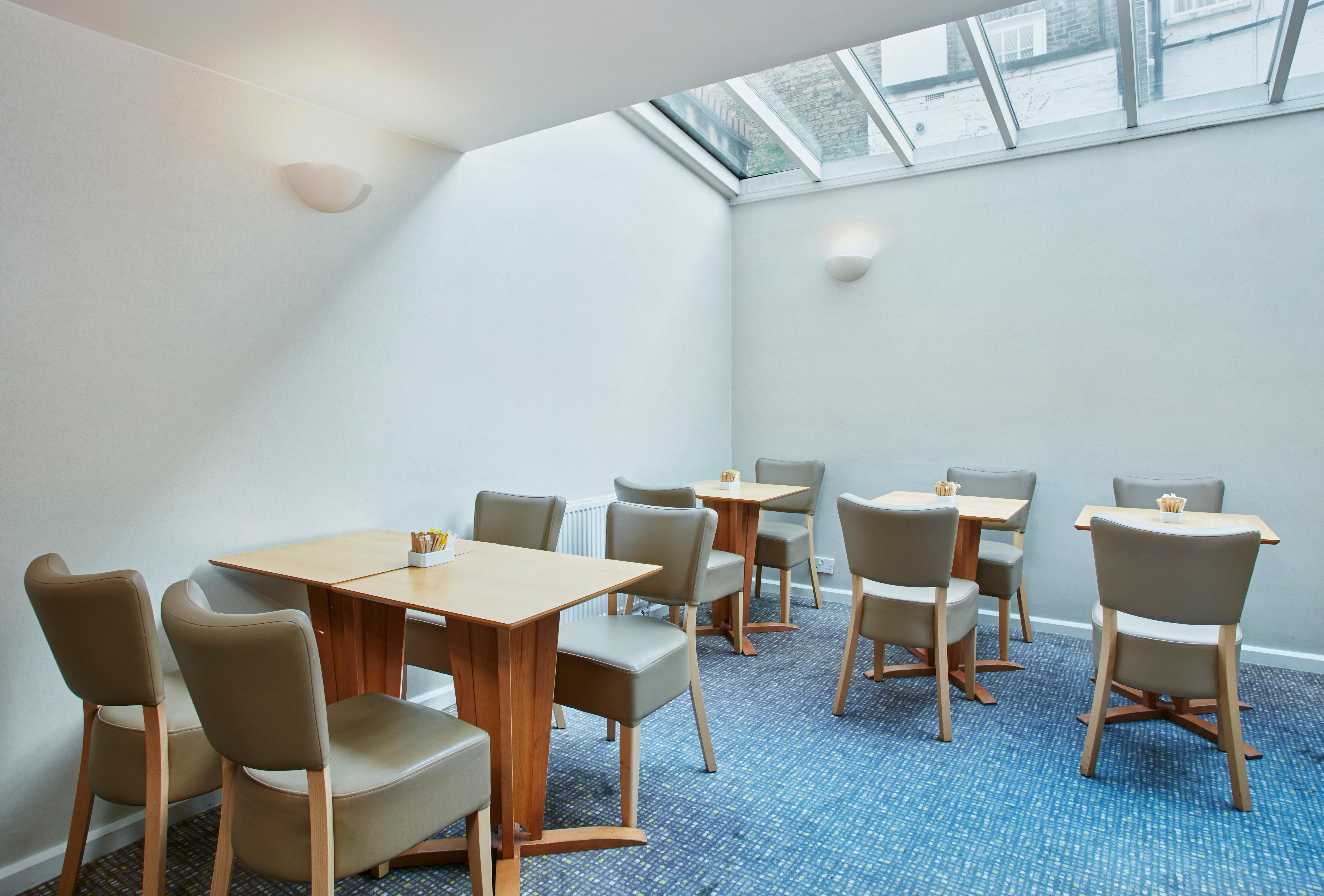 Hotel Express Victoria By Ihg 3*