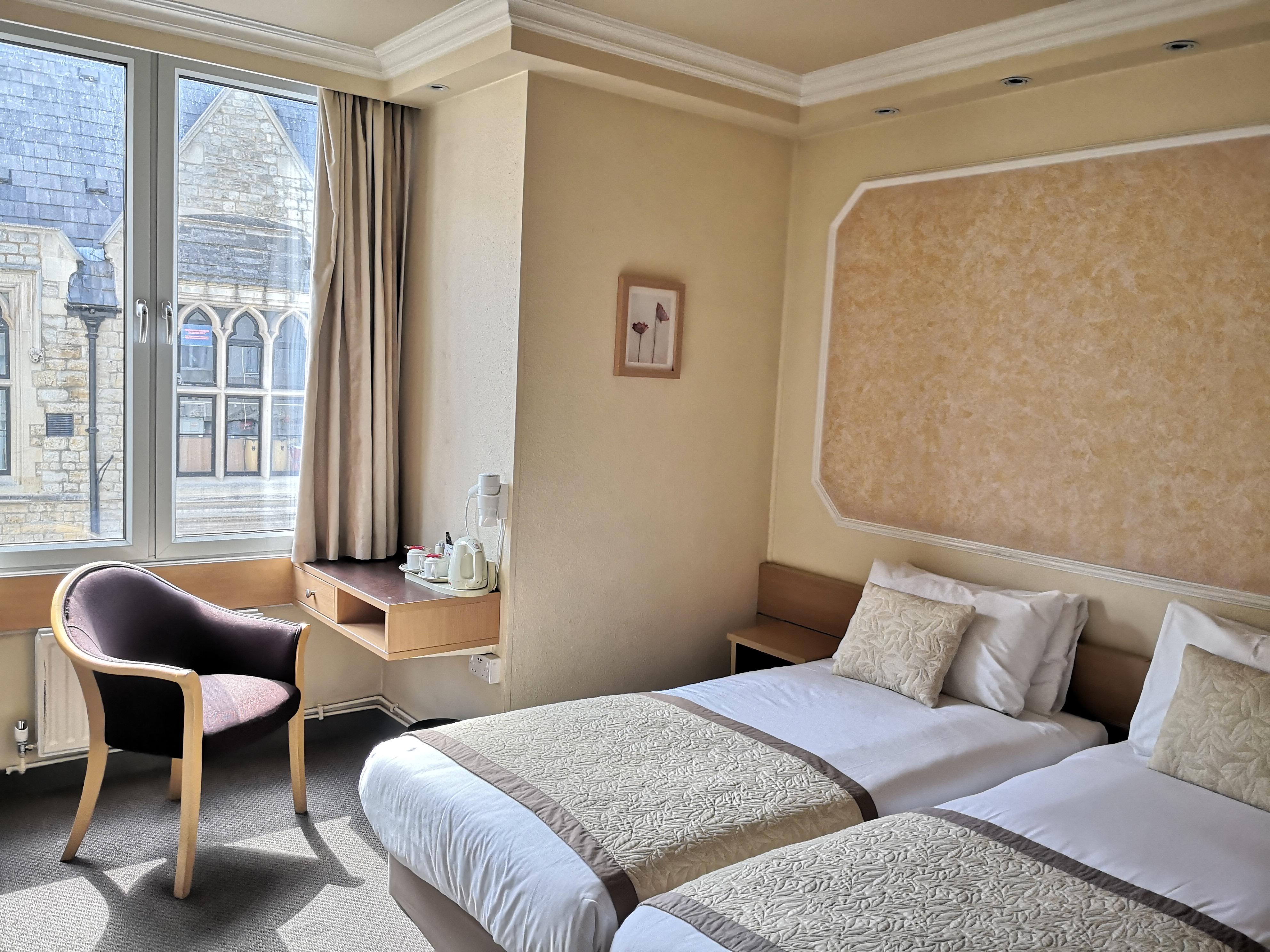 Lancaster Hall 3* London