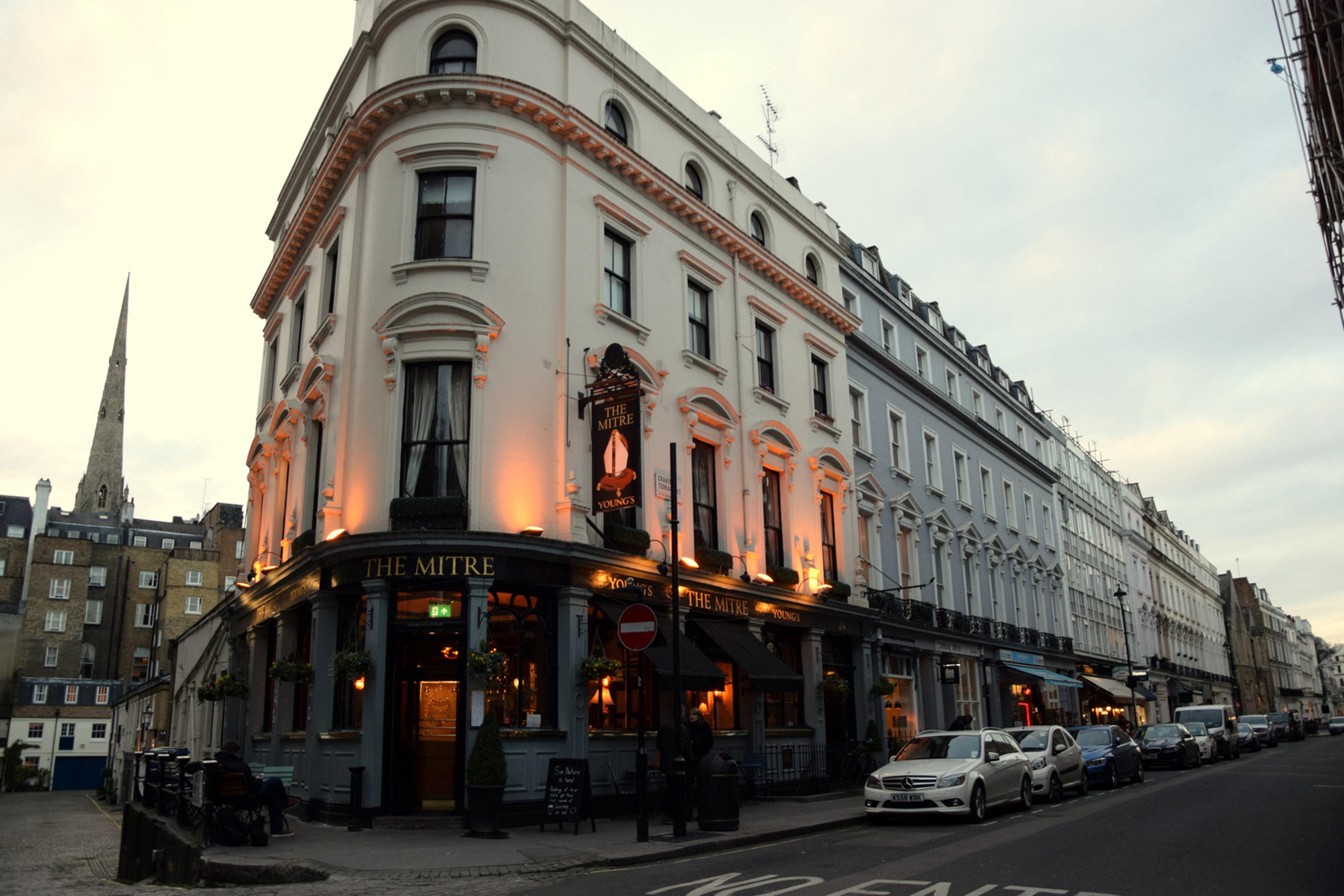 Lancaster Hall Hotel 3*