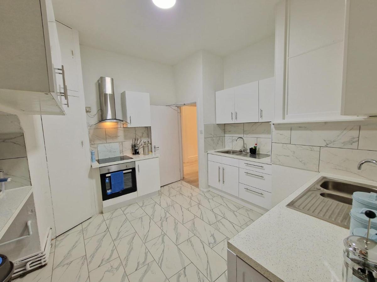 Spacious 4 Bedrooms For 10 Near Marble Arch London