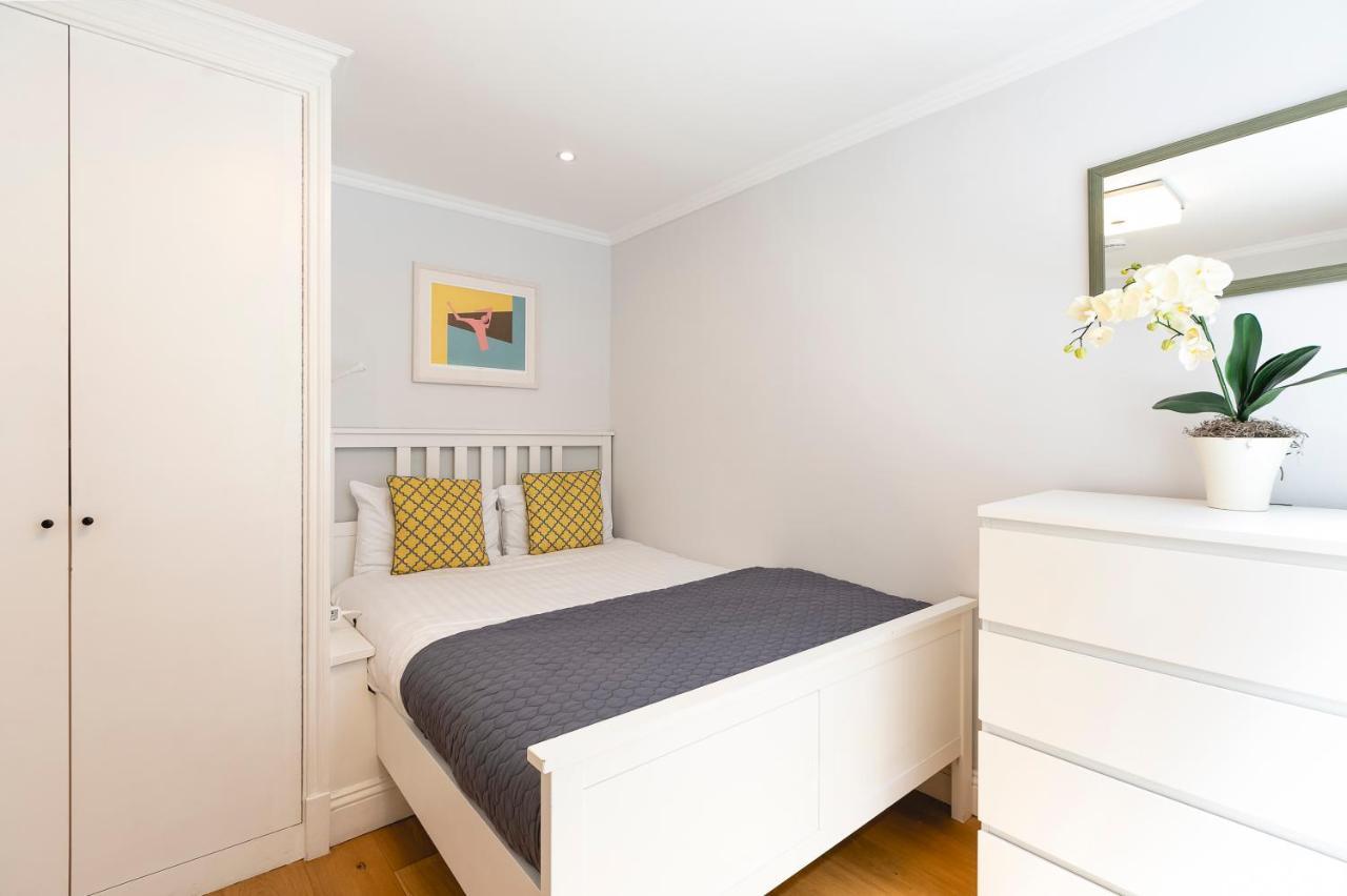 Penthousestays Notting Hill - Spacious 3 Bedroom King Bed - Near Portobello Road & Kensington High Street Apartment *