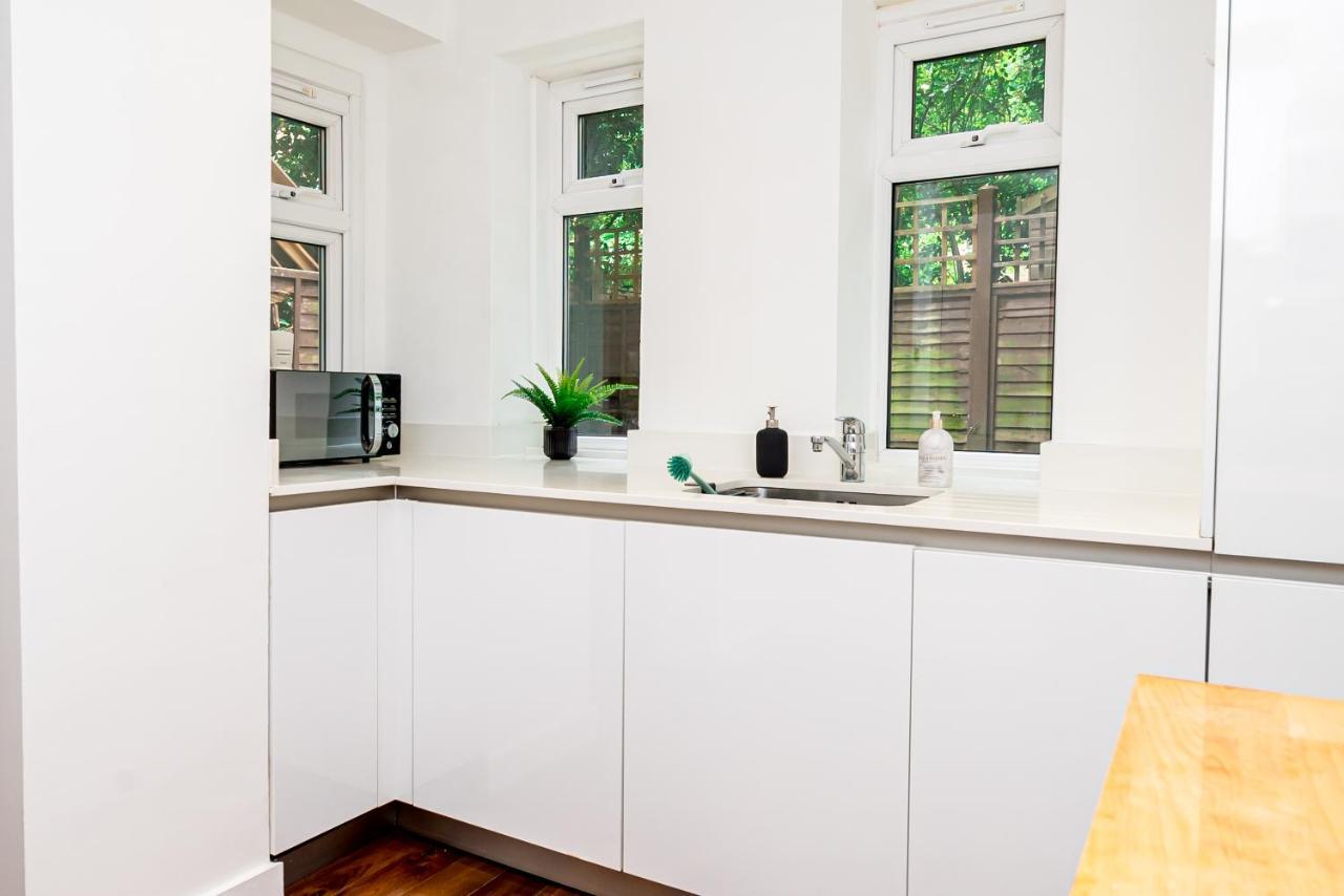 Private 2 Bedroom In West Hampstead Apartment *