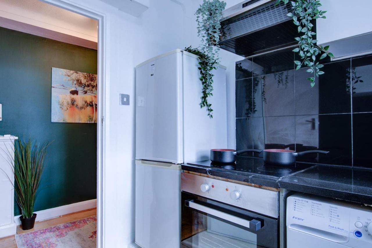 Hyde Park Private Family Apartment