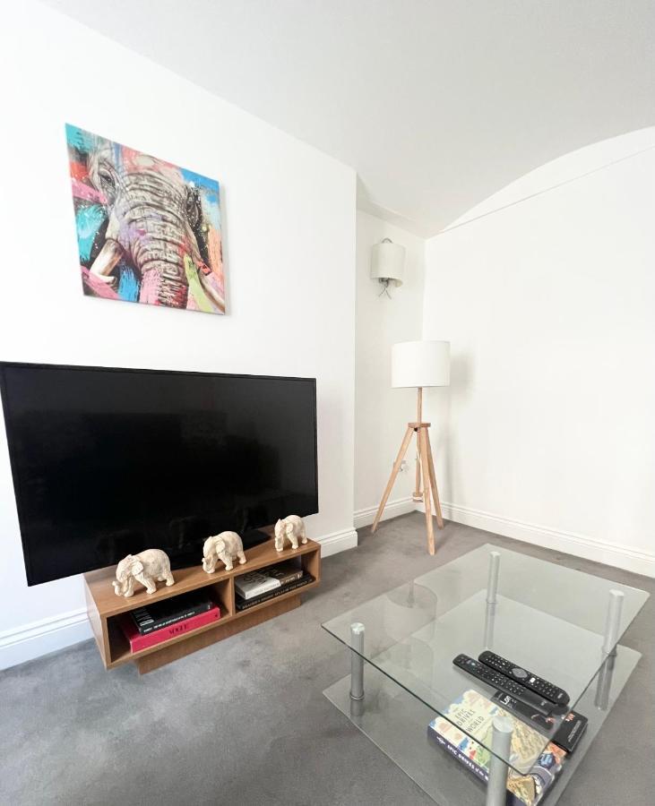Elegant In The Heart Of Chelsea Apartment London