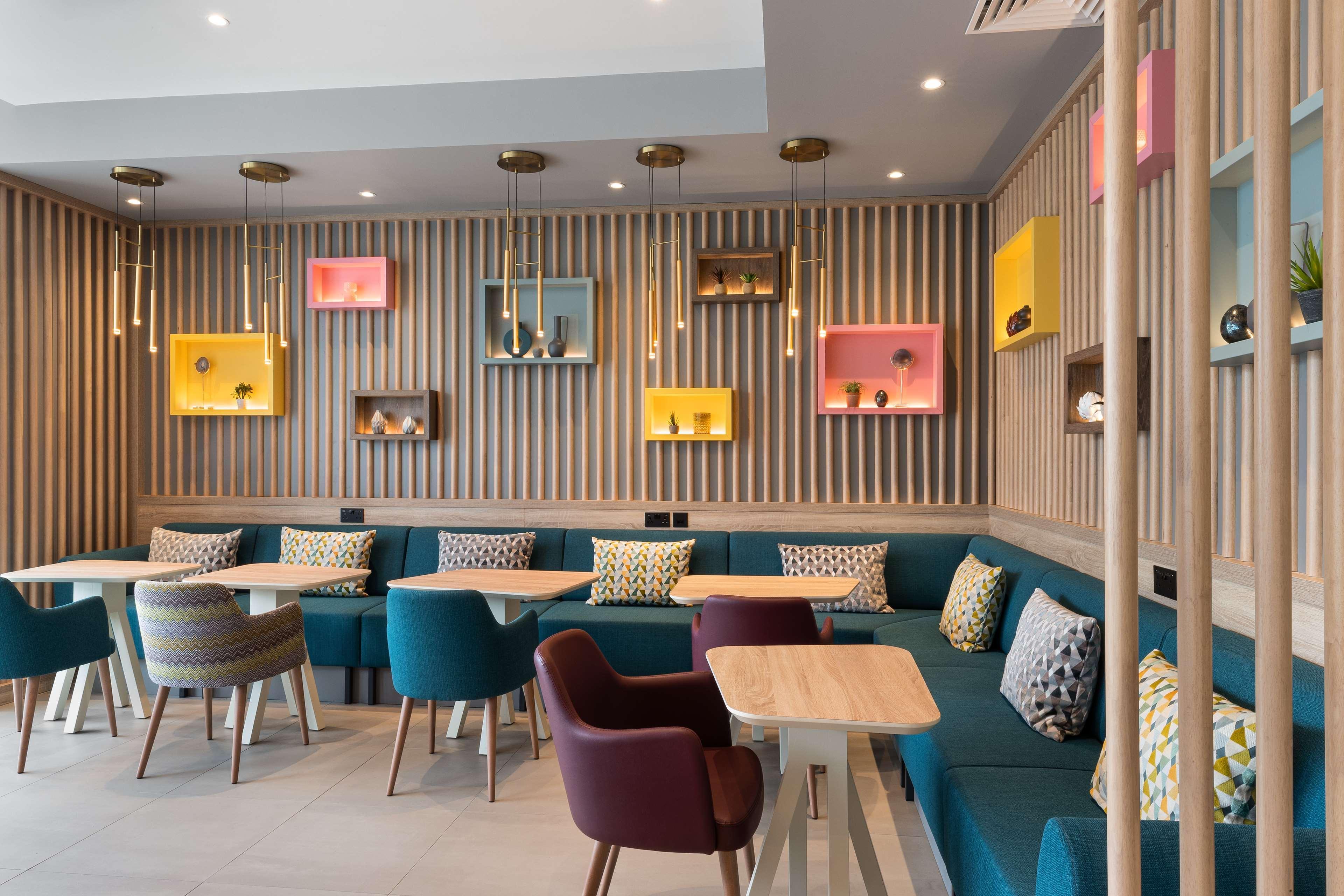 Hotell Hampton By Hilton Ealing London