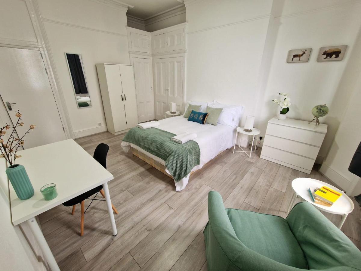 Spacious 4 Bedrooms For 10 Near Marble Arch Apartment London