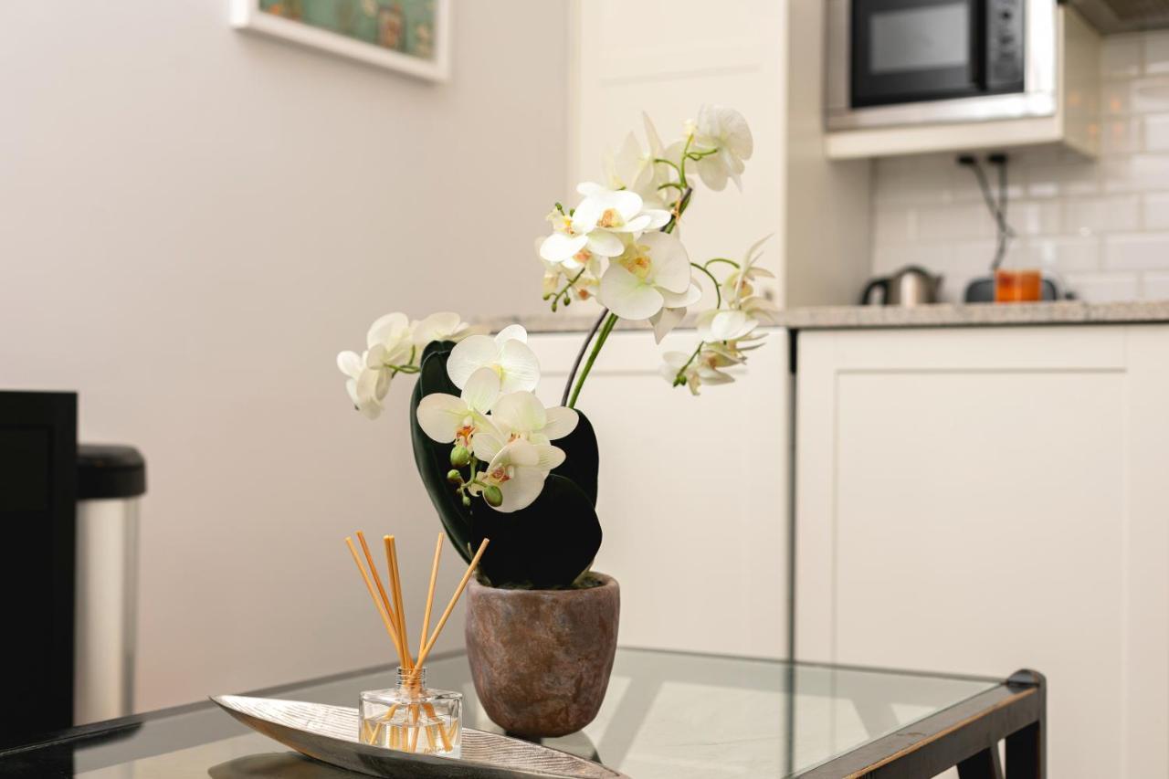 Apartment Penthousestays Notting Hill - Spacious 3 Bedroom King Bed - Near Portobello Road & Kensington High Street