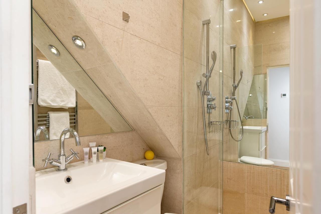 Apartment Penthousestays Notting Hill - Spacious 3 Bedroom King Bed - Near Portobello Road & Kensington High Street *