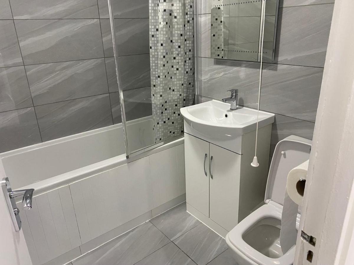 Luxurious 2-bed In Woolwich Apartment