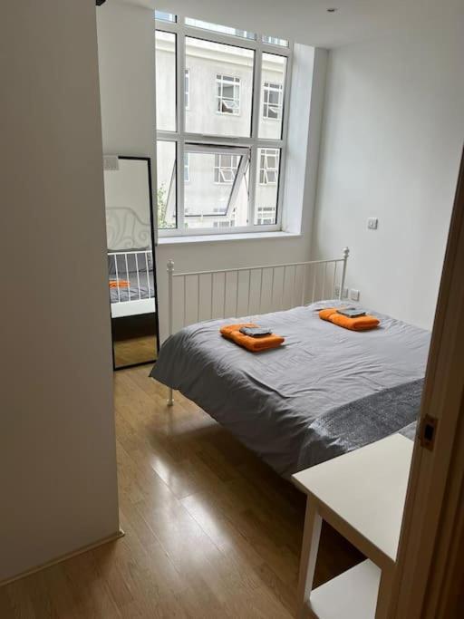 Leilighet Stunning 2 Bed Flat! Centrally Located In London, Uk! *