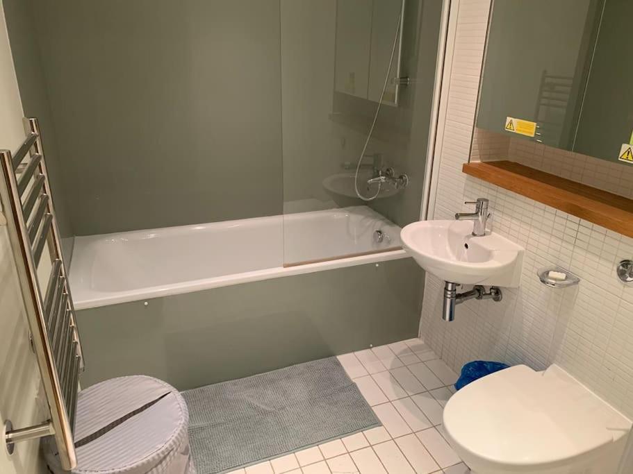 Leilighet Stunning 2 Bed Flat! Centrally Located In London, Uk! London