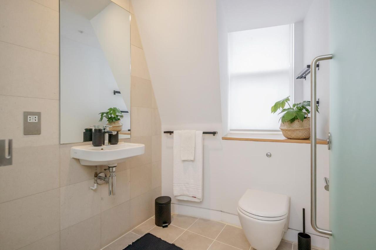 Kula - Holborn Apartment