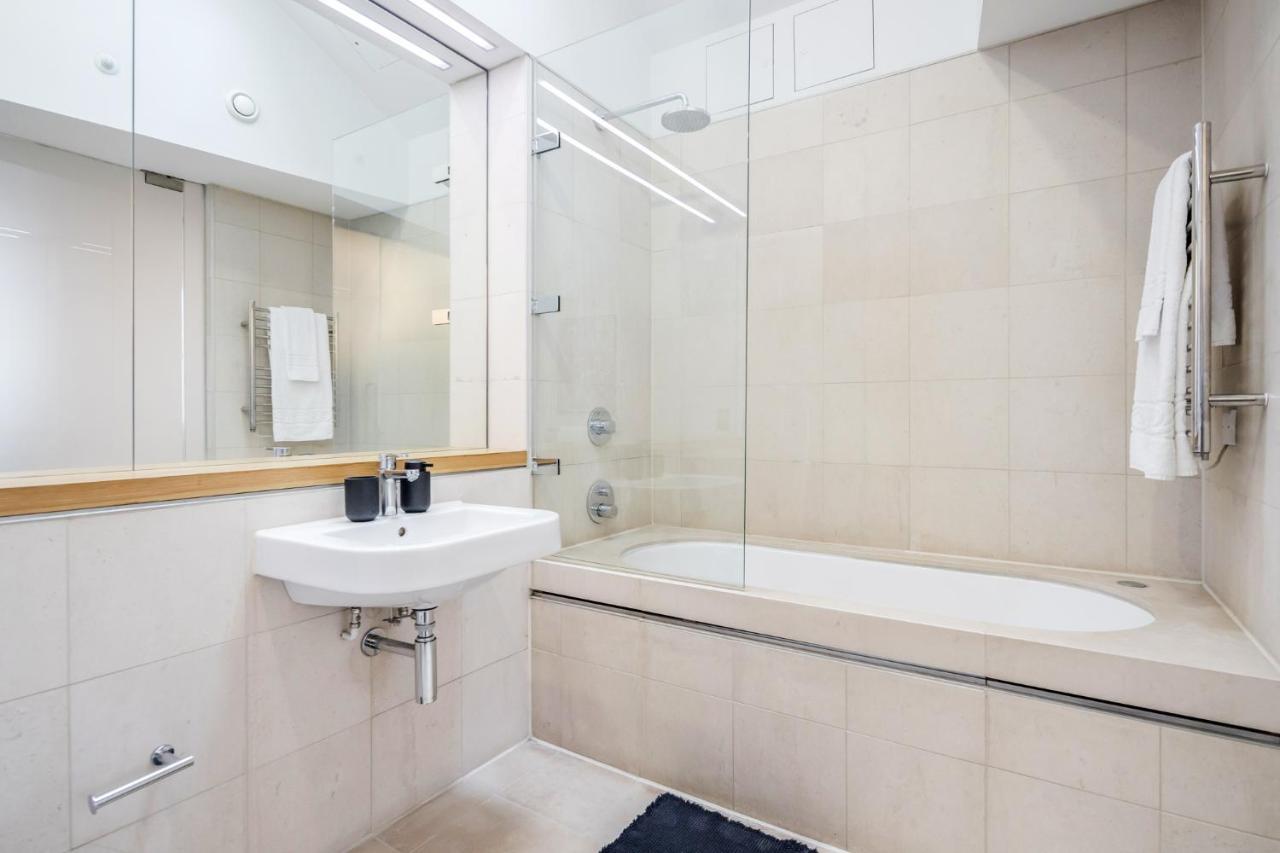 Kula - Holborn Apartment