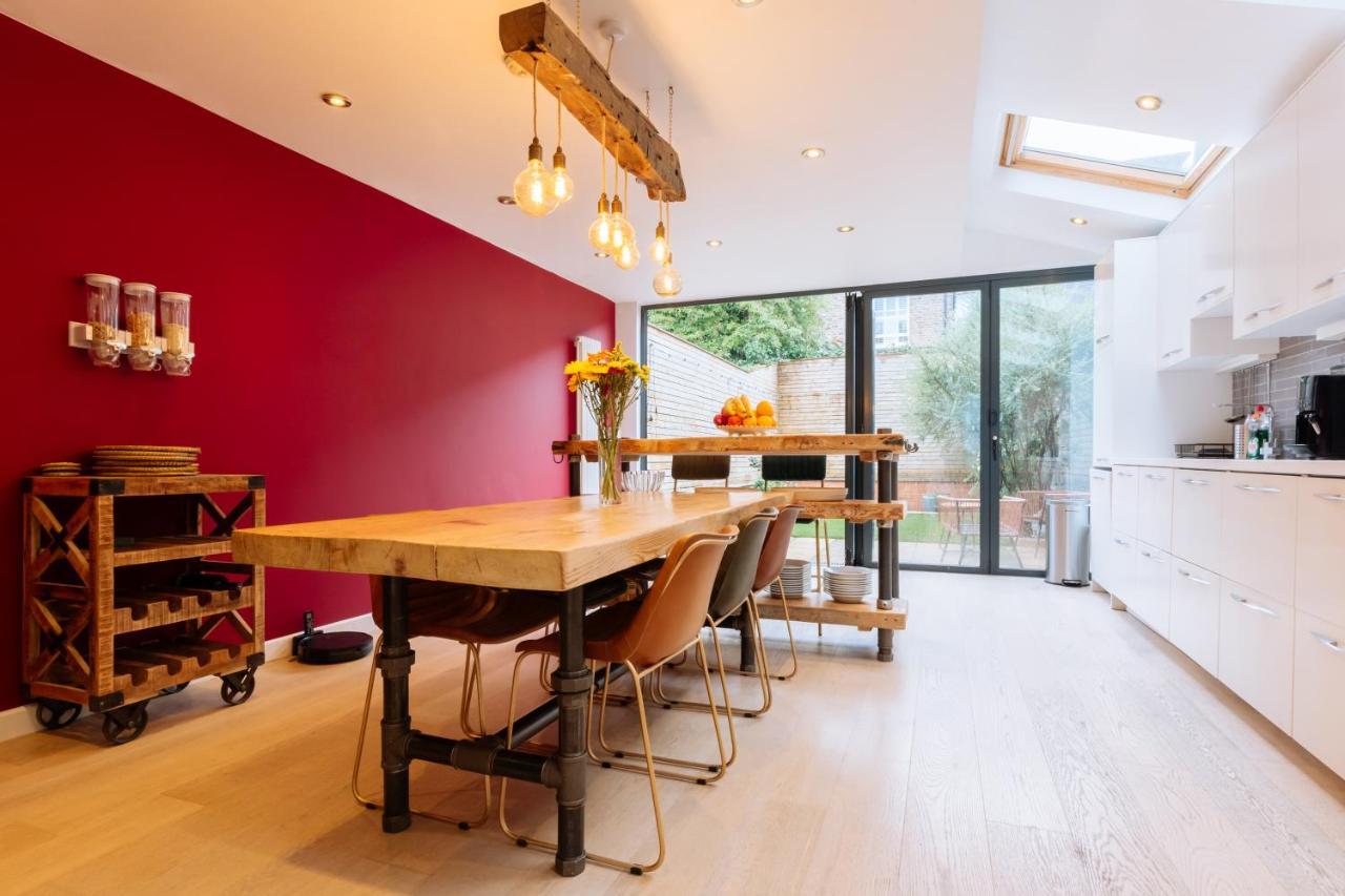 Luxury And Bright Bedrooms In Queens Park