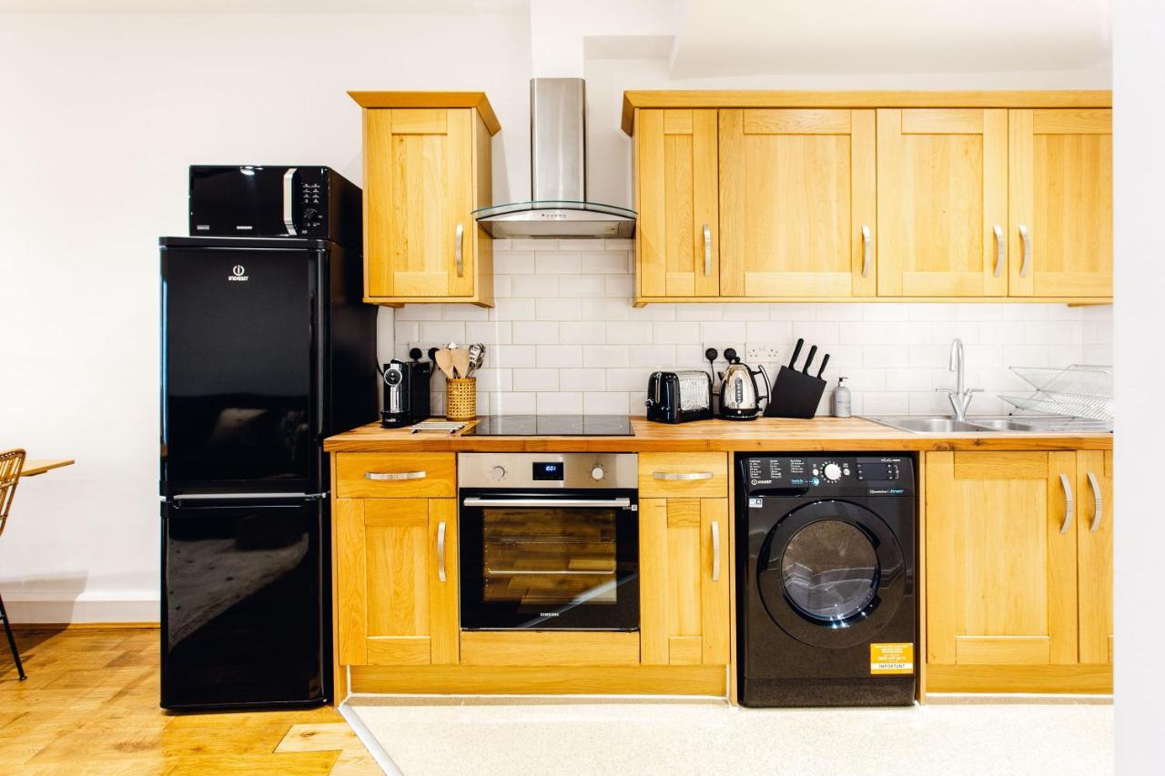 2 Bedroom Right On Trafalgar Square Appartement Londen