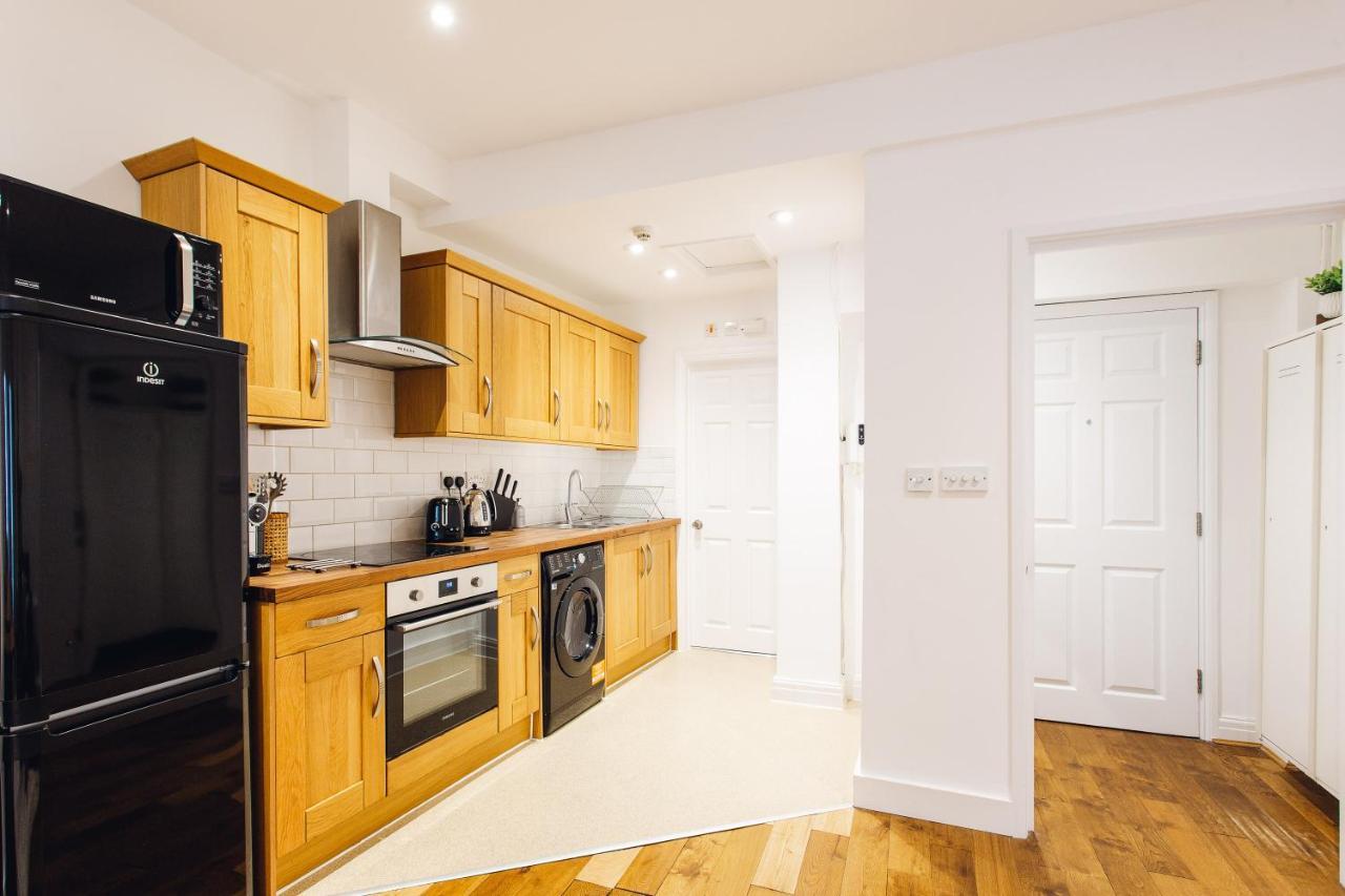 2 Bedroom Right On Trafalgar Square Appartement *