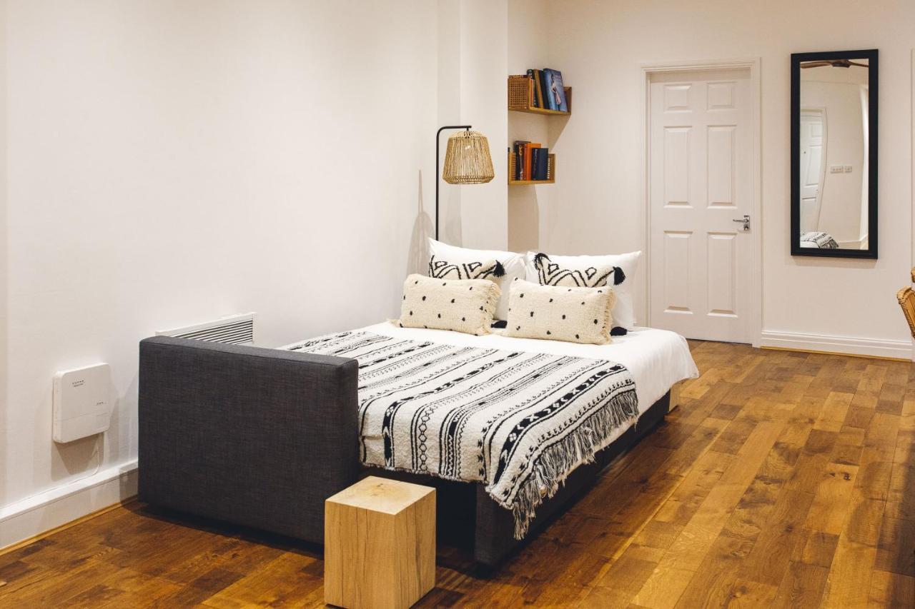 2 Bedroom Right On Trafalgar Square Appartement