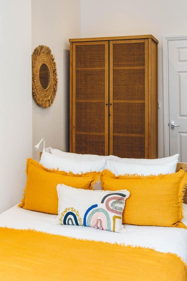 2 Bedroom Right On Trafalgar Square Londen