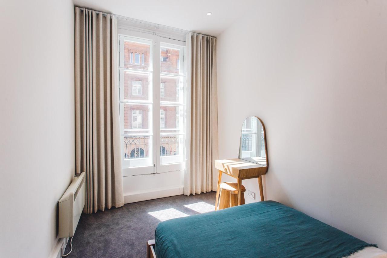 2 Bedroom Right On Trafalgar Square Appartement Londen