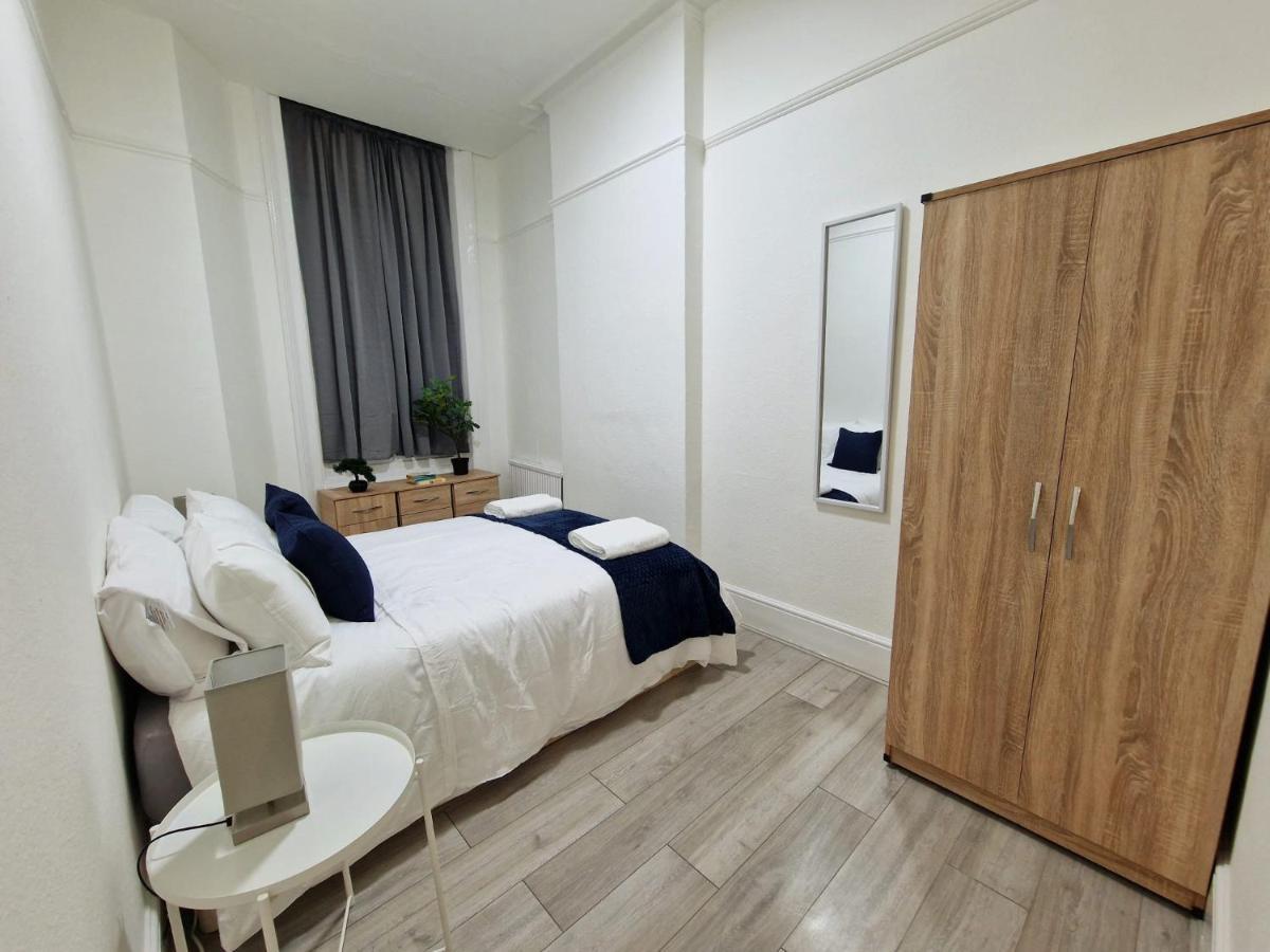Spacious 4 Bedrooms For 10 Near Marble Arch Apartment