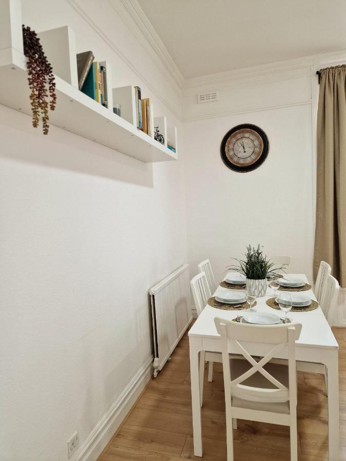 Spacious 4 Bedrooms For 10 Near Marble Arch Apartment London