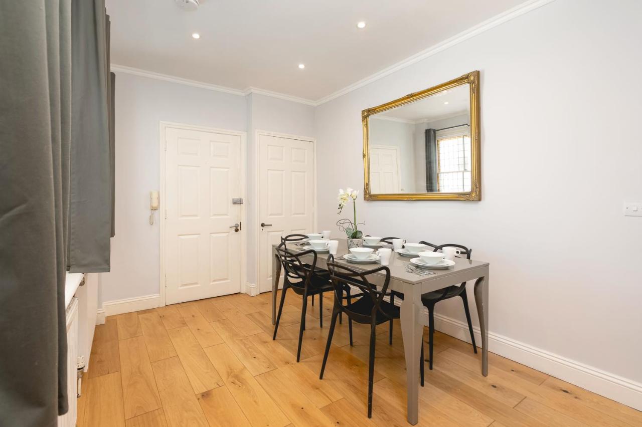 Penthousestays Notting Hill - Spacious 3 Bedroom King Bed - Near Portobello Road & Kensington High Street London
