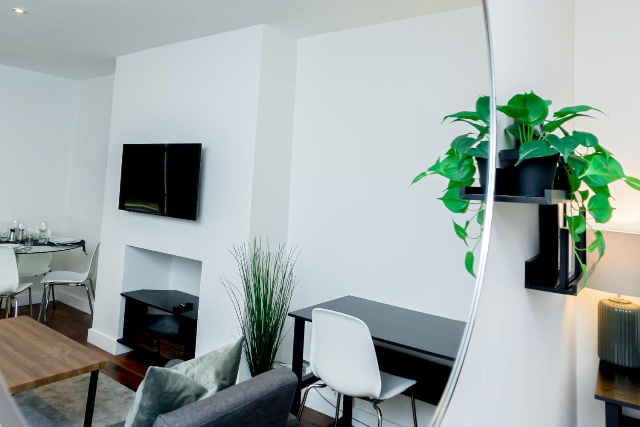 Private 2 Bedroom In West Hampstead London