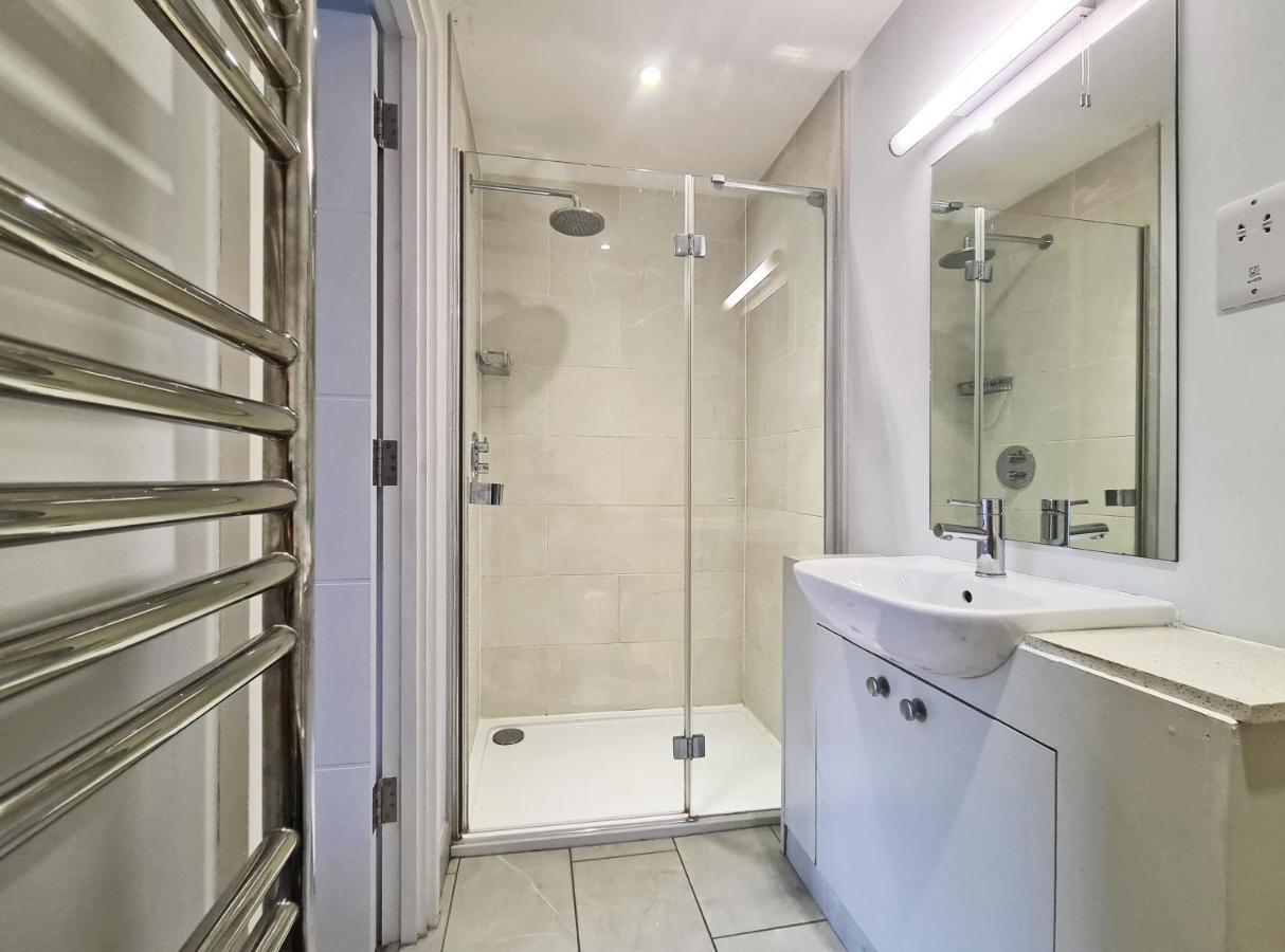 3 Benbow Mews London