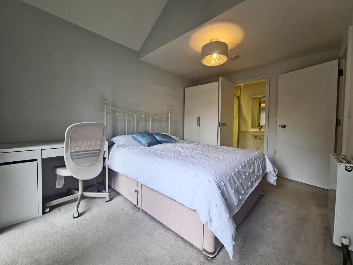 Apartment 3 Benbow Mews London