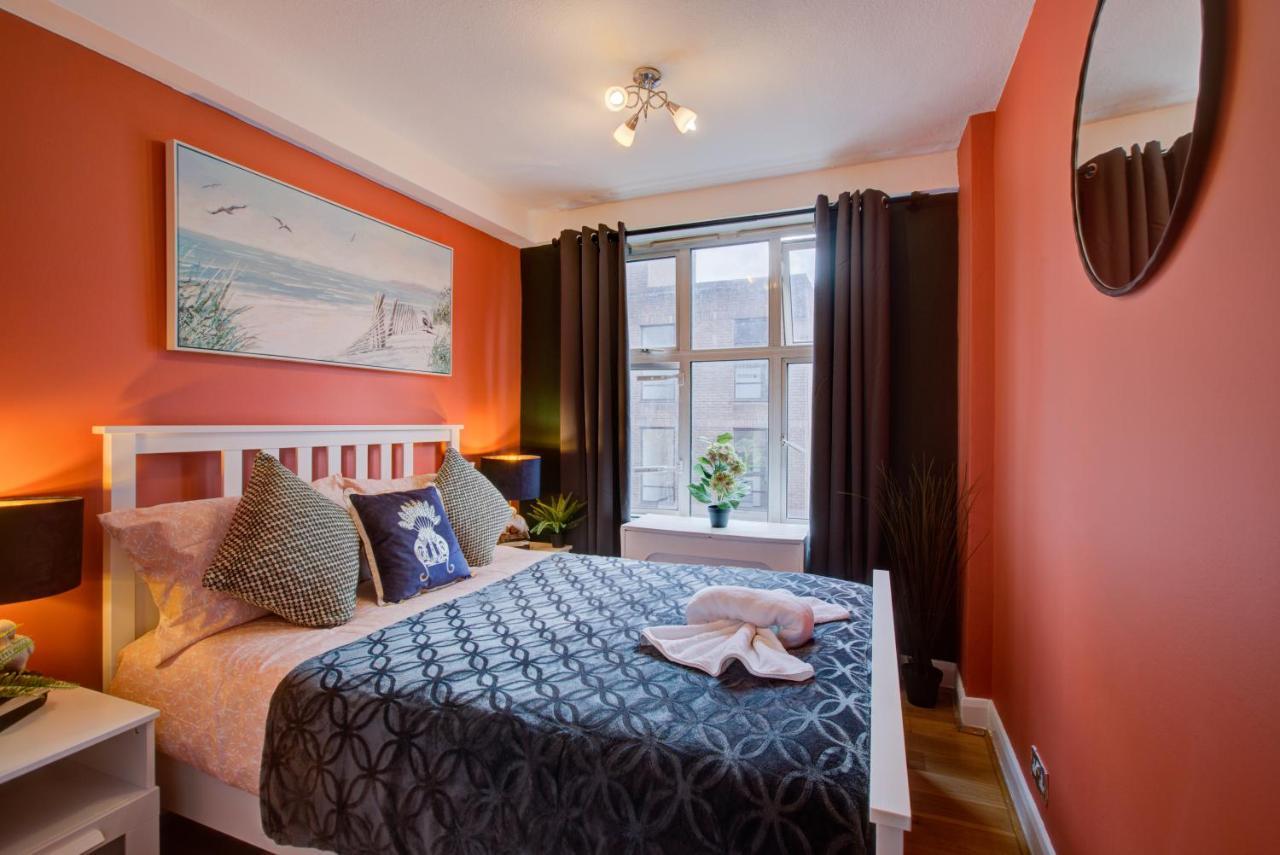 Hyde Park Private Family * London