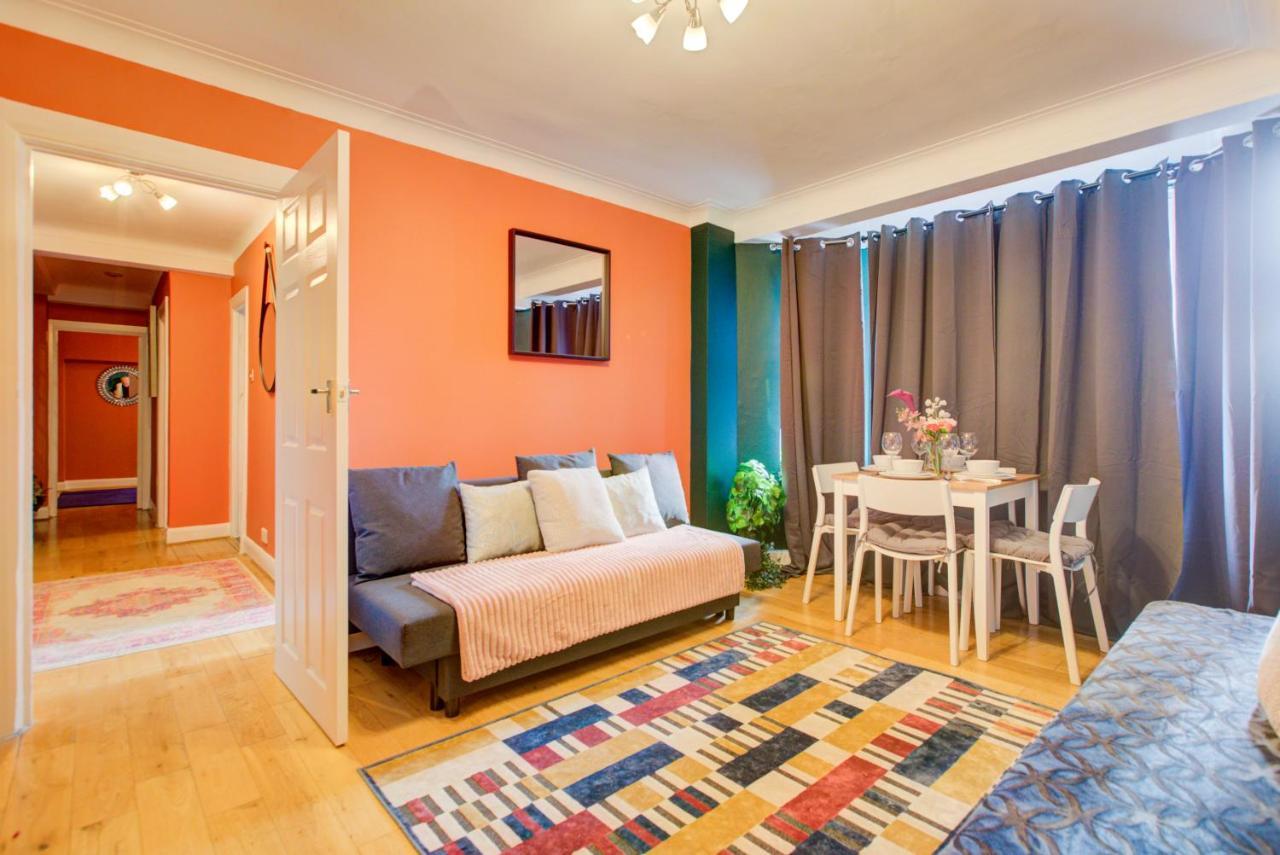 Hyde Park Private Family Apartment