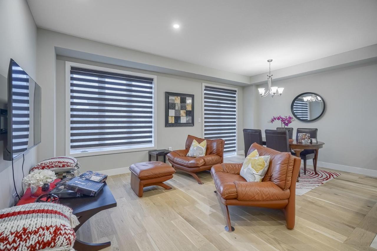 Stunning New 3bd Home, Fiber Internet Free Parking Villa *