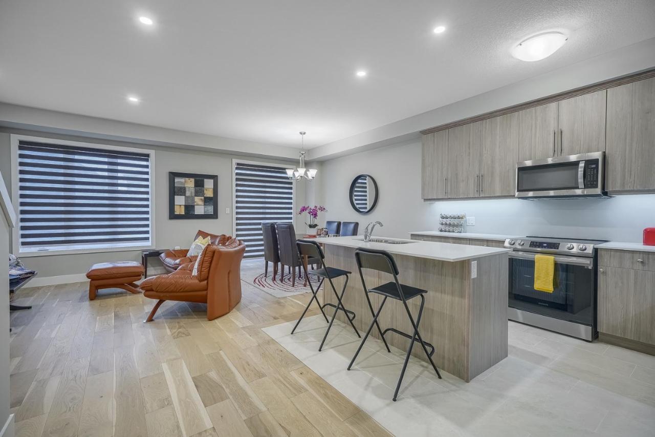 Stunning New 3bd Home, Fiber Internet Free Parking