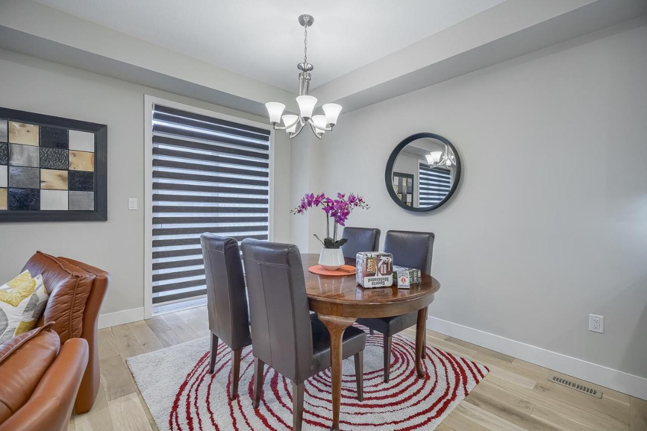 Villa Stunning New 3bd Home, Fiber Internet Free Parking