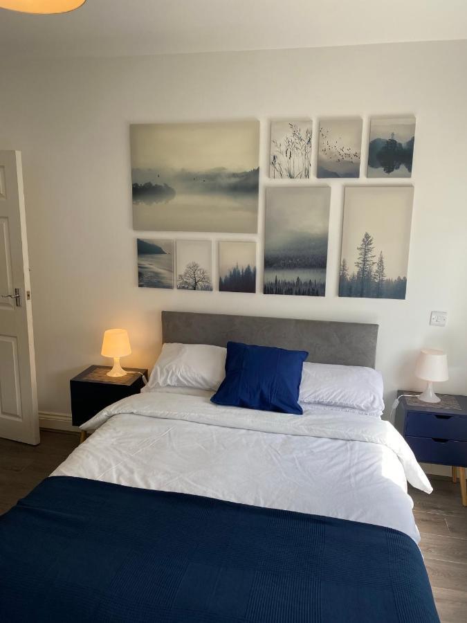 35 Mins To London. 3 Bedrooms. 2 Bathrooms With Garden *